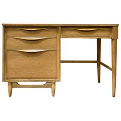 Sculpted Mid-Century Modern Oak Desk, circa 1960s