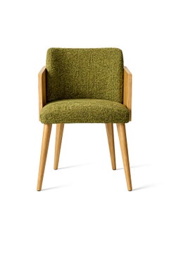 Geformter Esszimmerstuhl im Mid-Century-Stil mit strukturierter Polsterung und offenem Rahmen