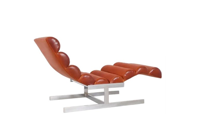 Late 20th Century Sculpted Milo Baughman Style Leather Chaise Longue For Sale