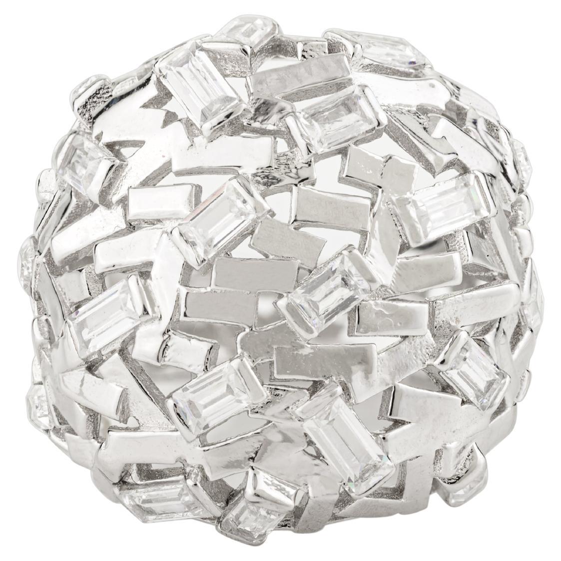 En vente :  Bague unisexe à dôme en mosaïque sculptée avec pierre en zircon taillée en baguette en argent 925