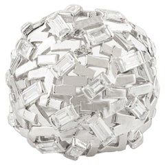 Sculpted Mosaic Unisex Dome Unisex Ring with Baguette-Cut Zircon in 925 Silver