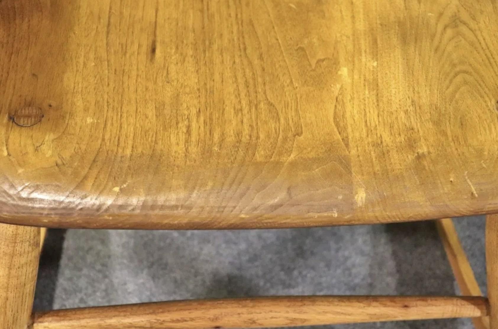 Sedia a dondolo scolpita di Oak in vendita 1