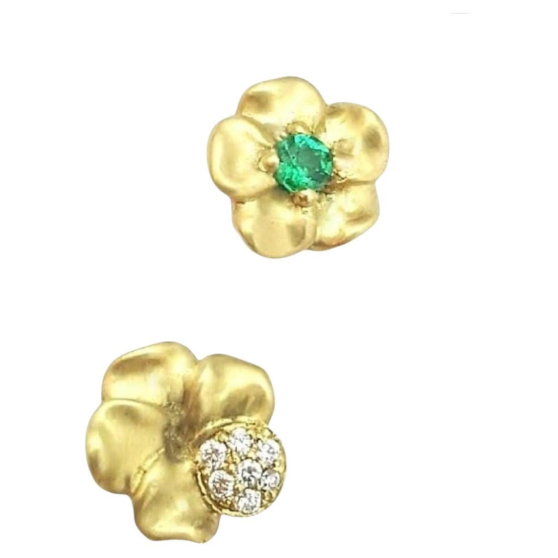 Sculpted Pansy Stud Earrings in 18K Green Gold and Diamonds or Emeralds or mixed For Sale