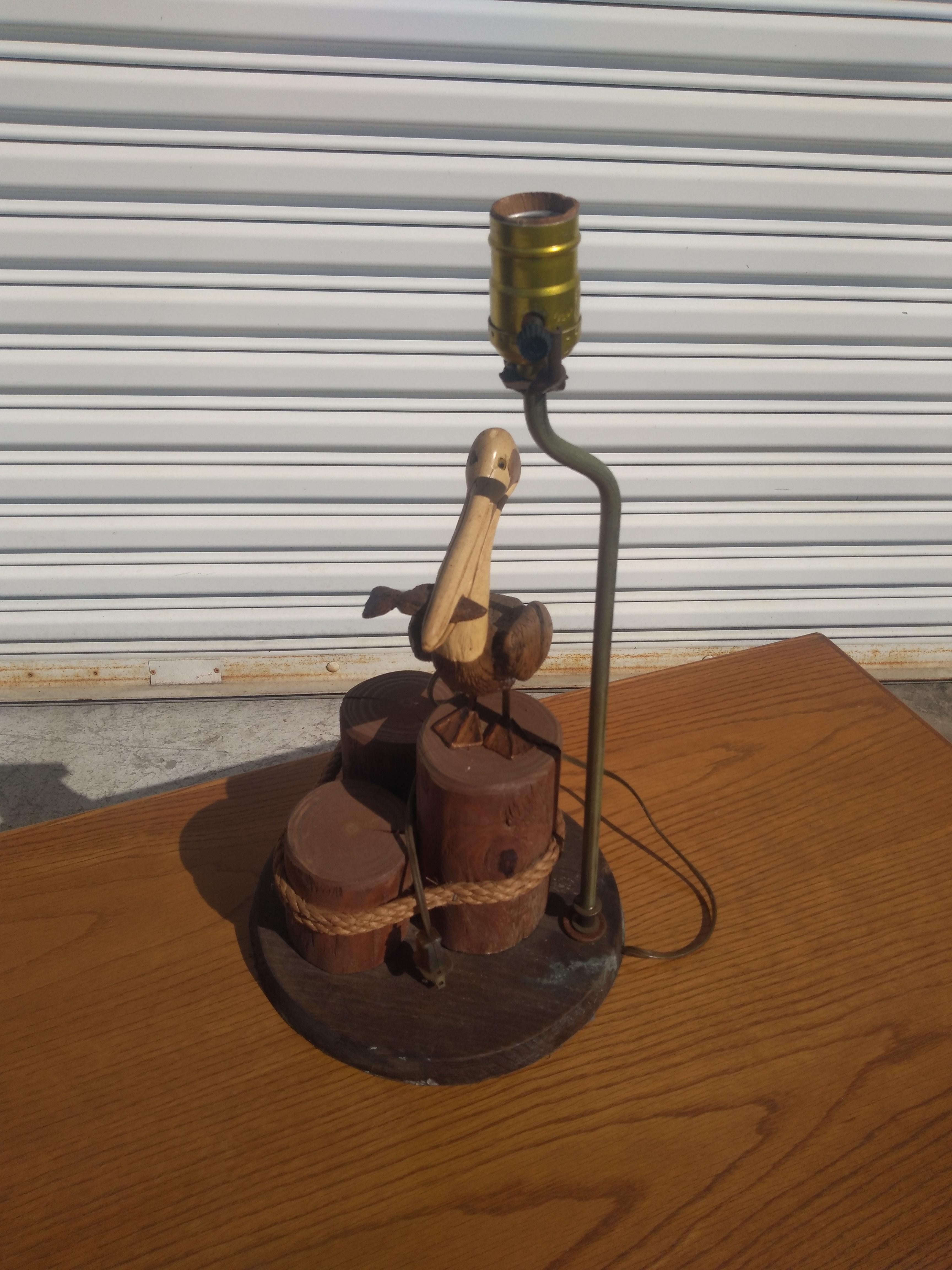 Sculpted Pelican on the Wharf Table Lamp In Good Condition For Sale In Pasadena, TX