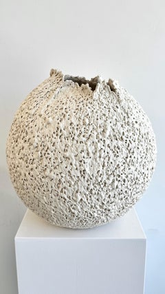 Porcelaine sculptée Vaisseau. "On Becoming #4 : Colette"