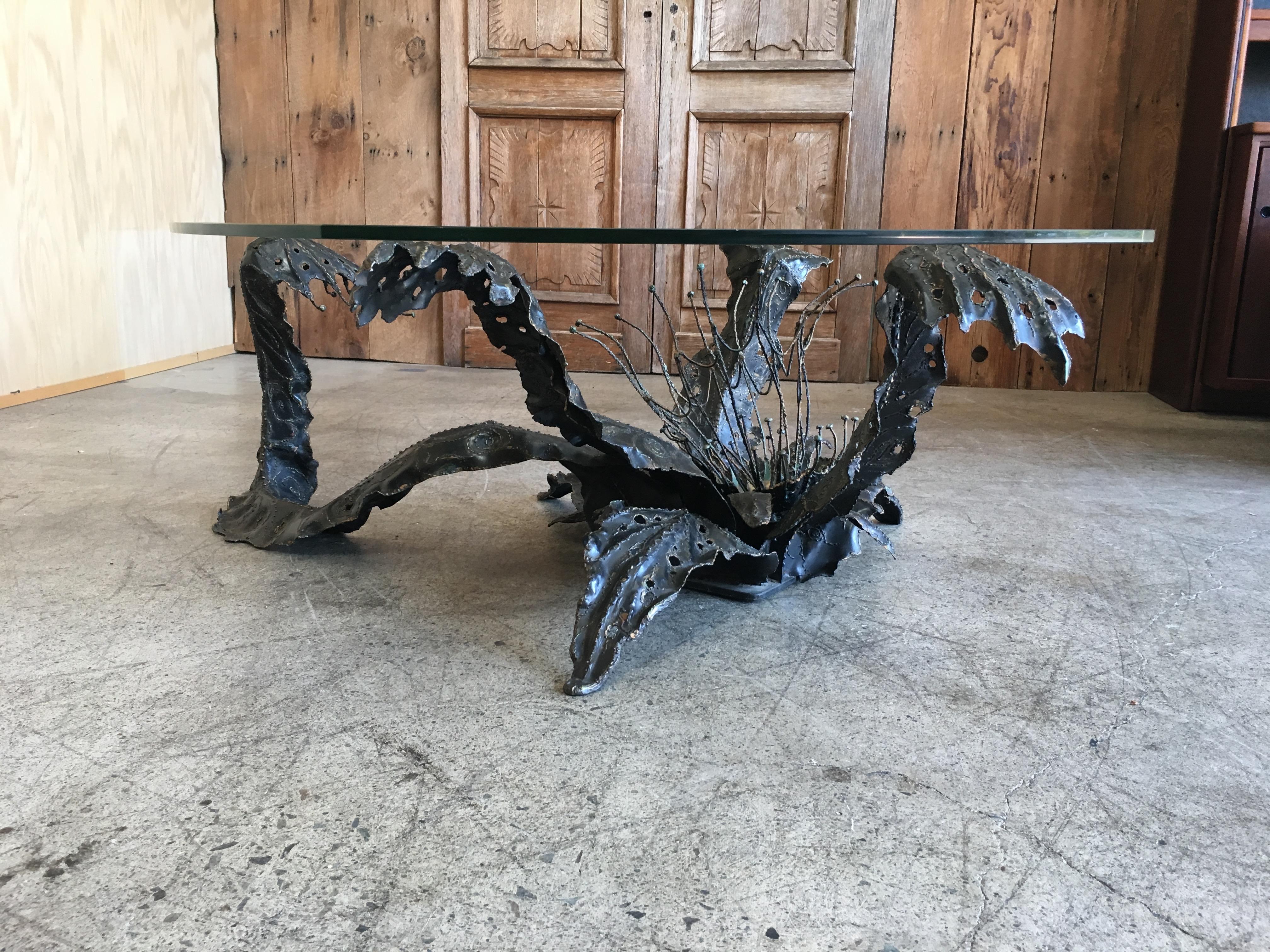 Sculpted Seaweed Bronze Finish Coffee Table 4