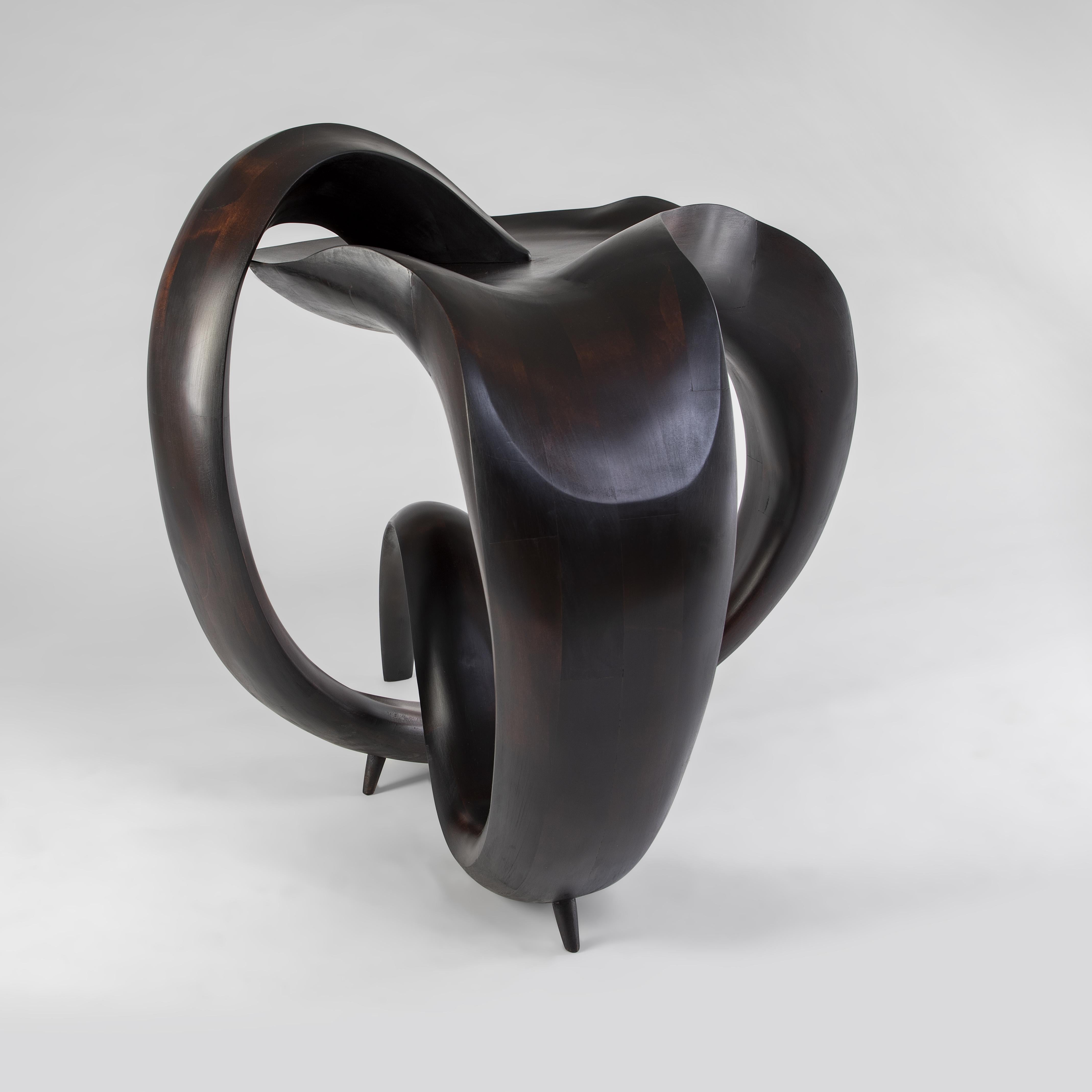 Canadien Table d'appoint sculptée de Gildas Berthelot en vente