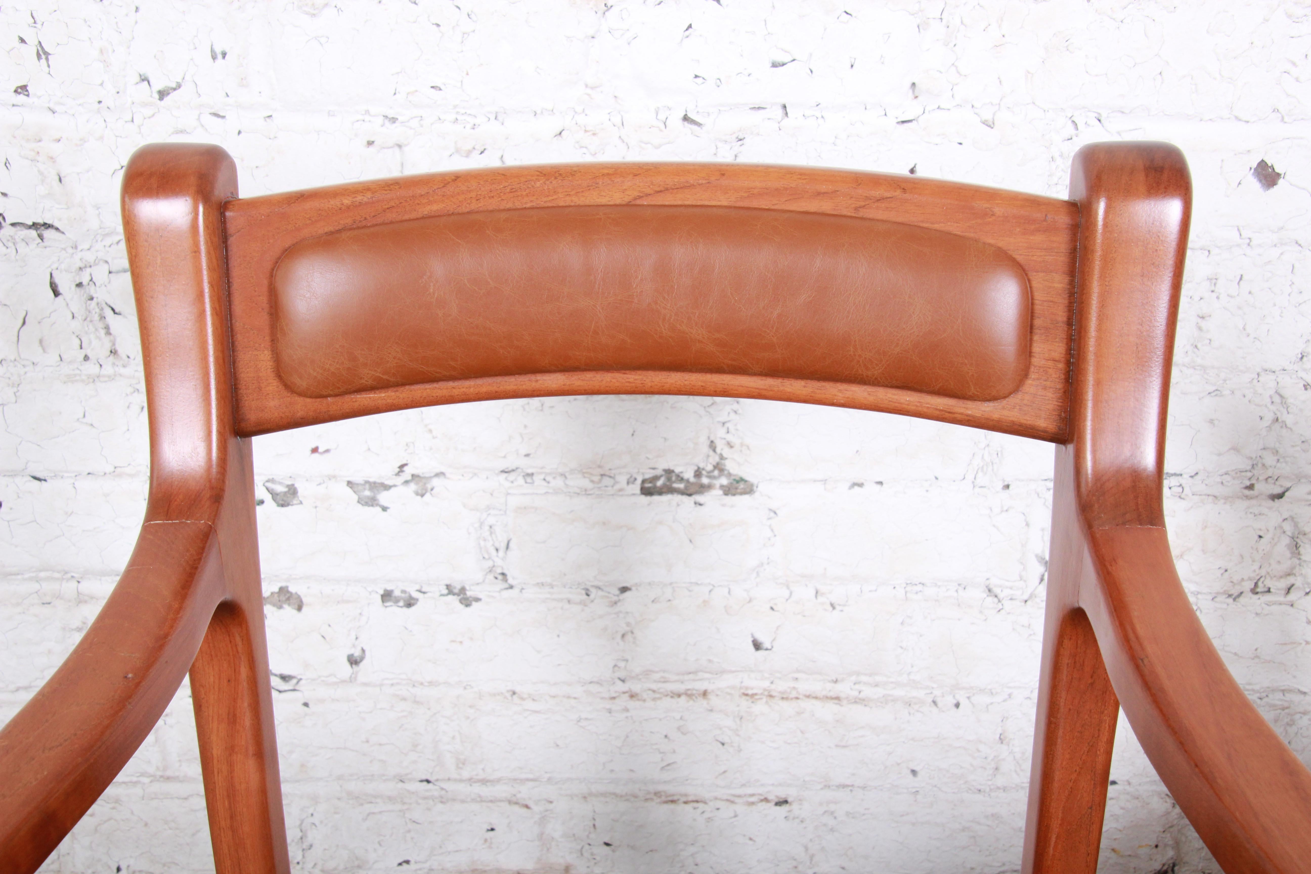 Sculpted Solid Teak and Leather Studio Crafted Club Chairs, circa 1960s For Sale 1