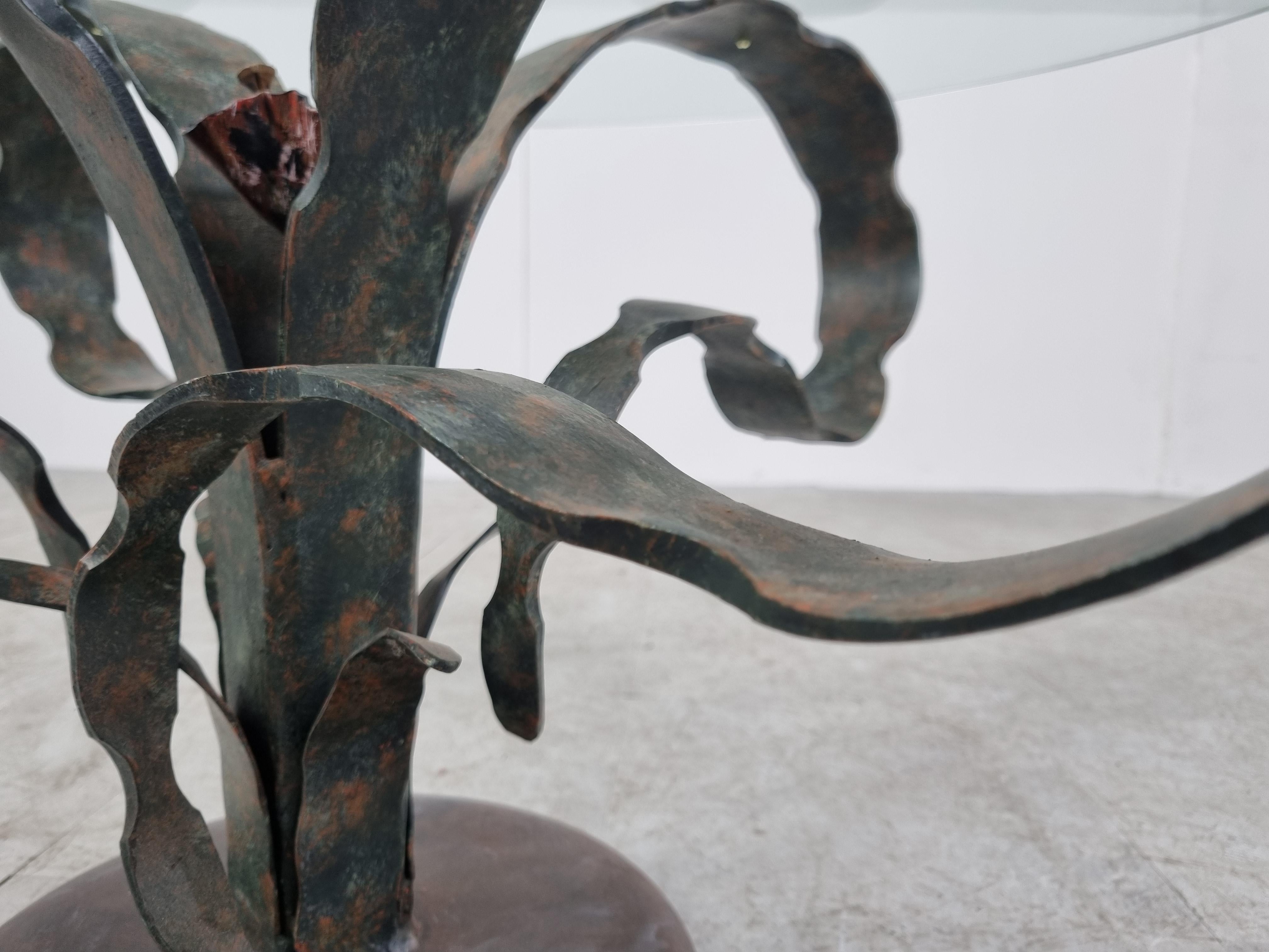 Sculpted Steel Flower Coffee Table, 1970s For Sale 2