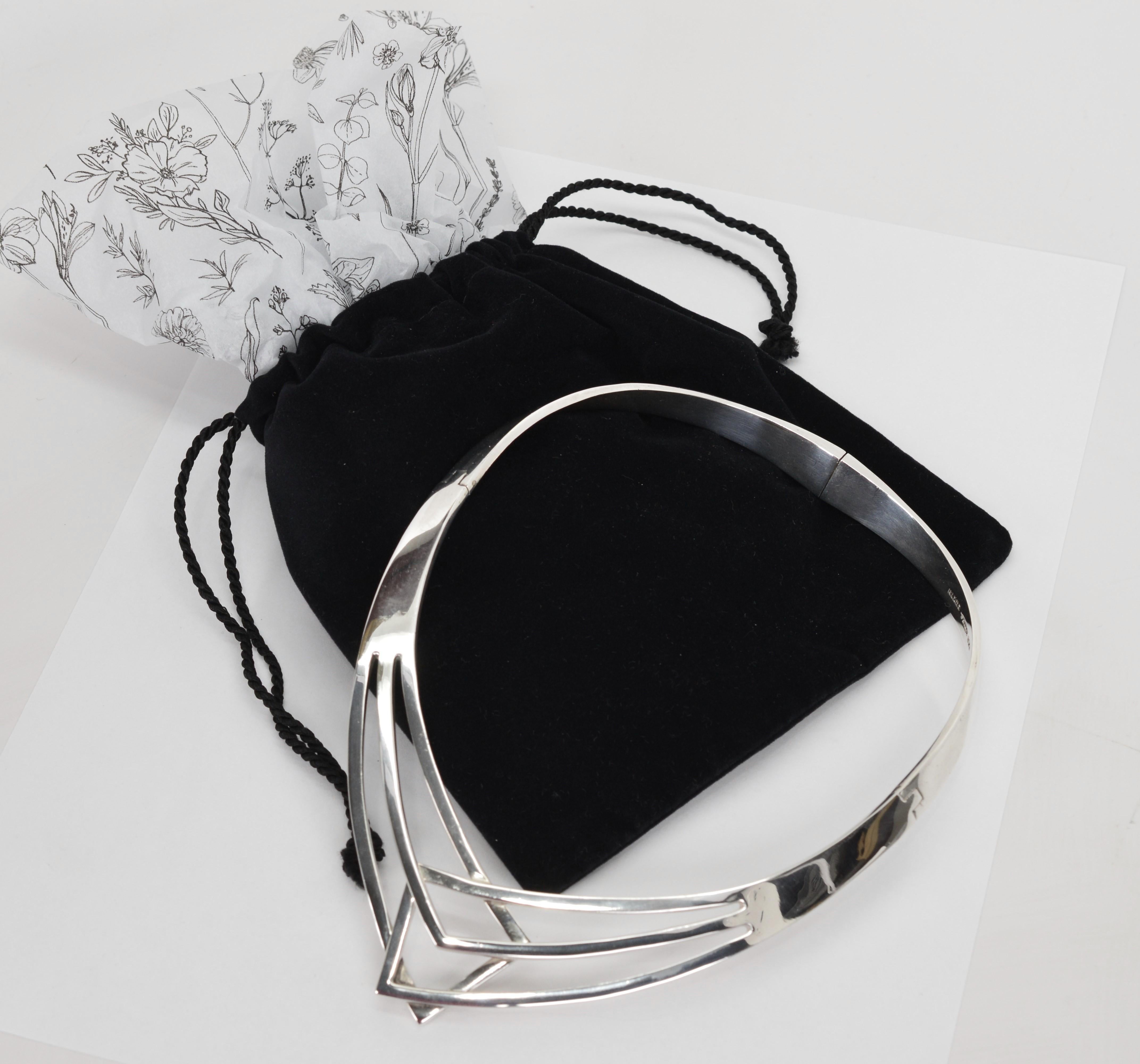 Collana con croce scolpita sul collare in argento sterling in vendita 5