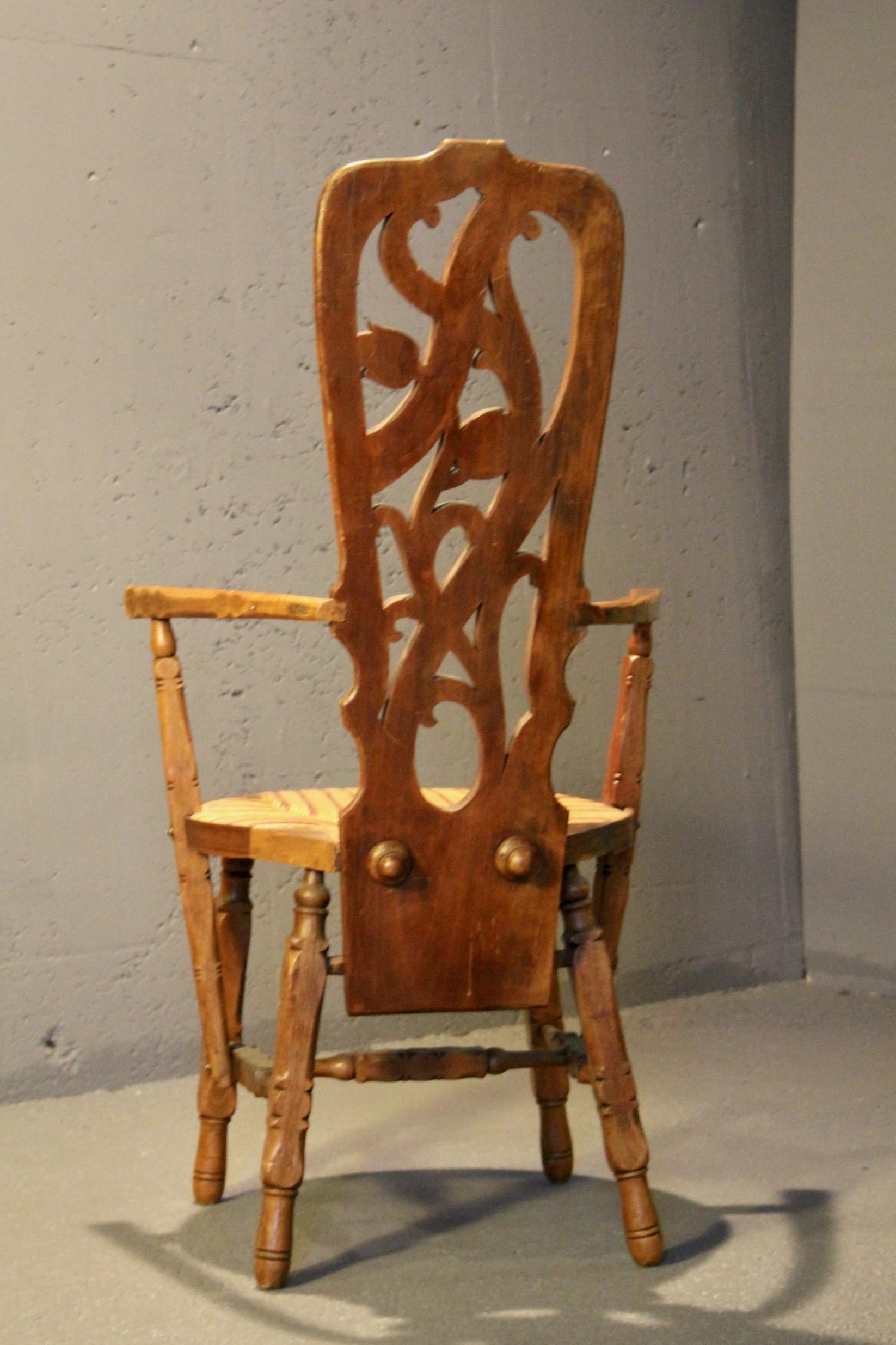 Stroh- und Holzskulptur Schweizer Alpenstuhl im Zustand „Gut“ im Angebot in grand Lancy, CH