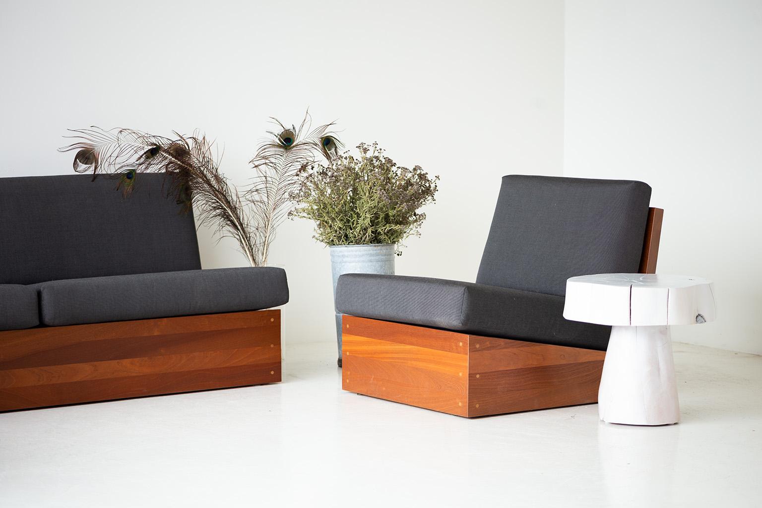 Américain Sculpted Stump Table, the Summit en vente