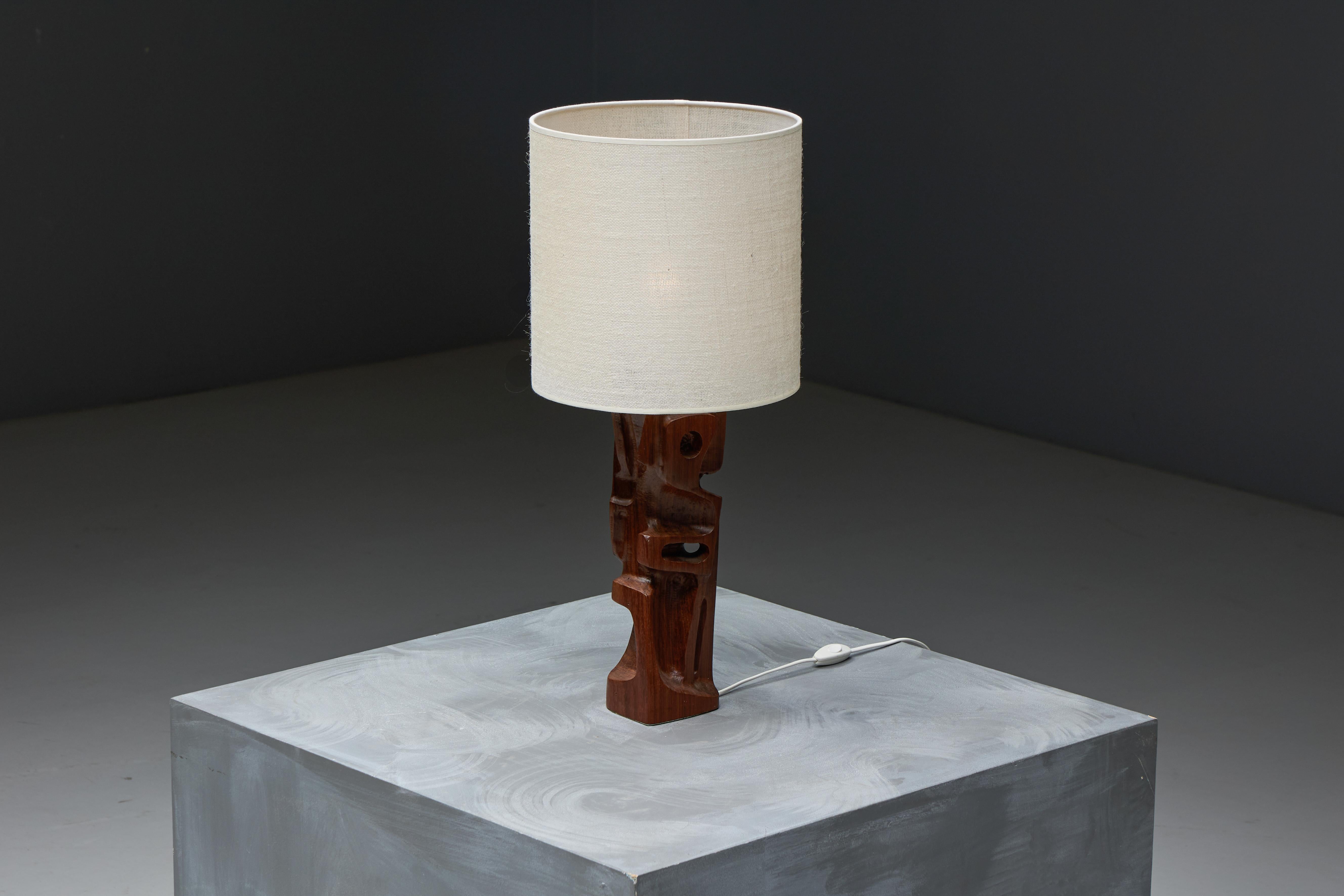 Lampada da tavolo scolpita di Gianni Pinna, Italia, anni '70 in vendita 6