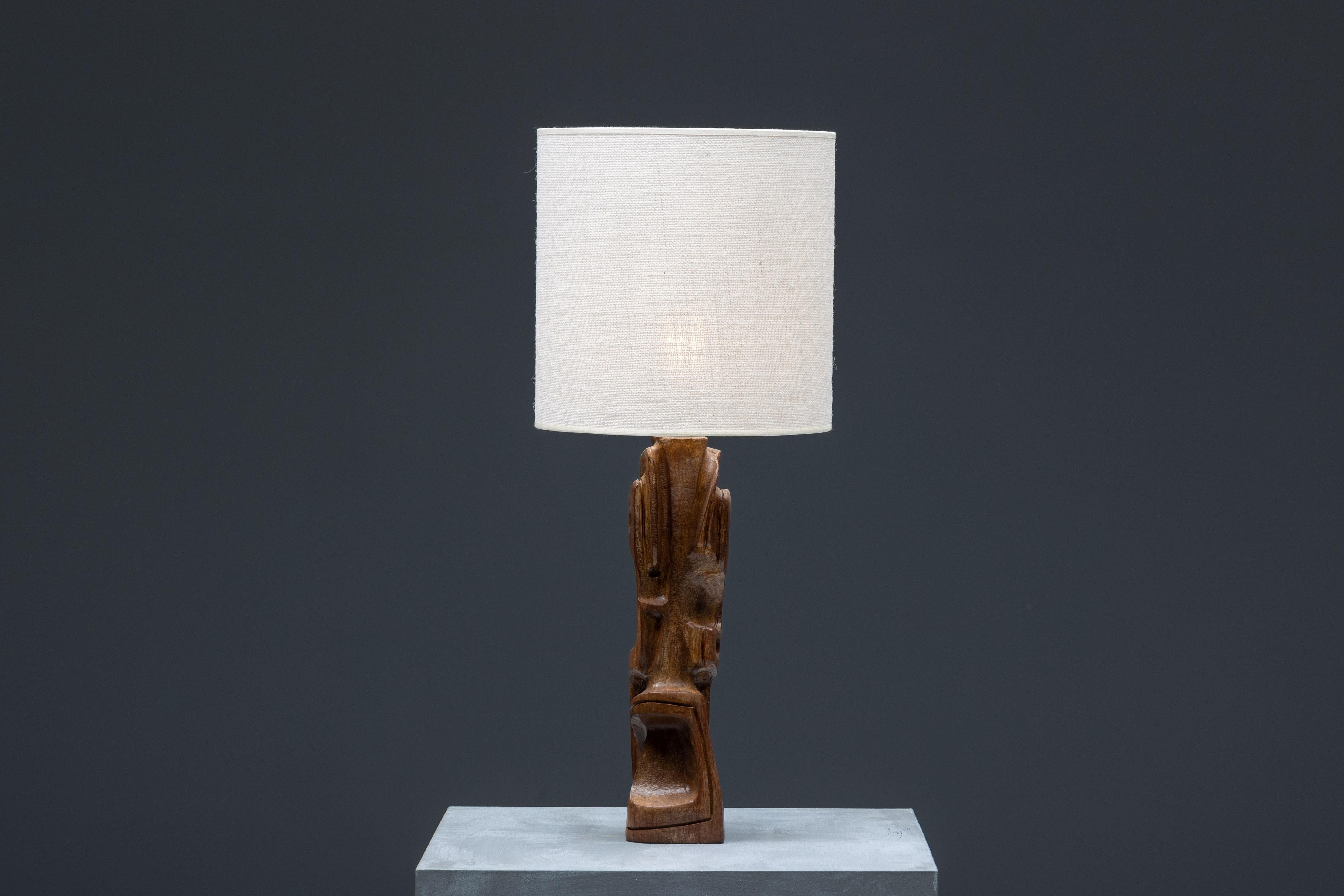 Italian Sculpted Table Lamp by Gianni Pinna, Italy, 1970s For Sale