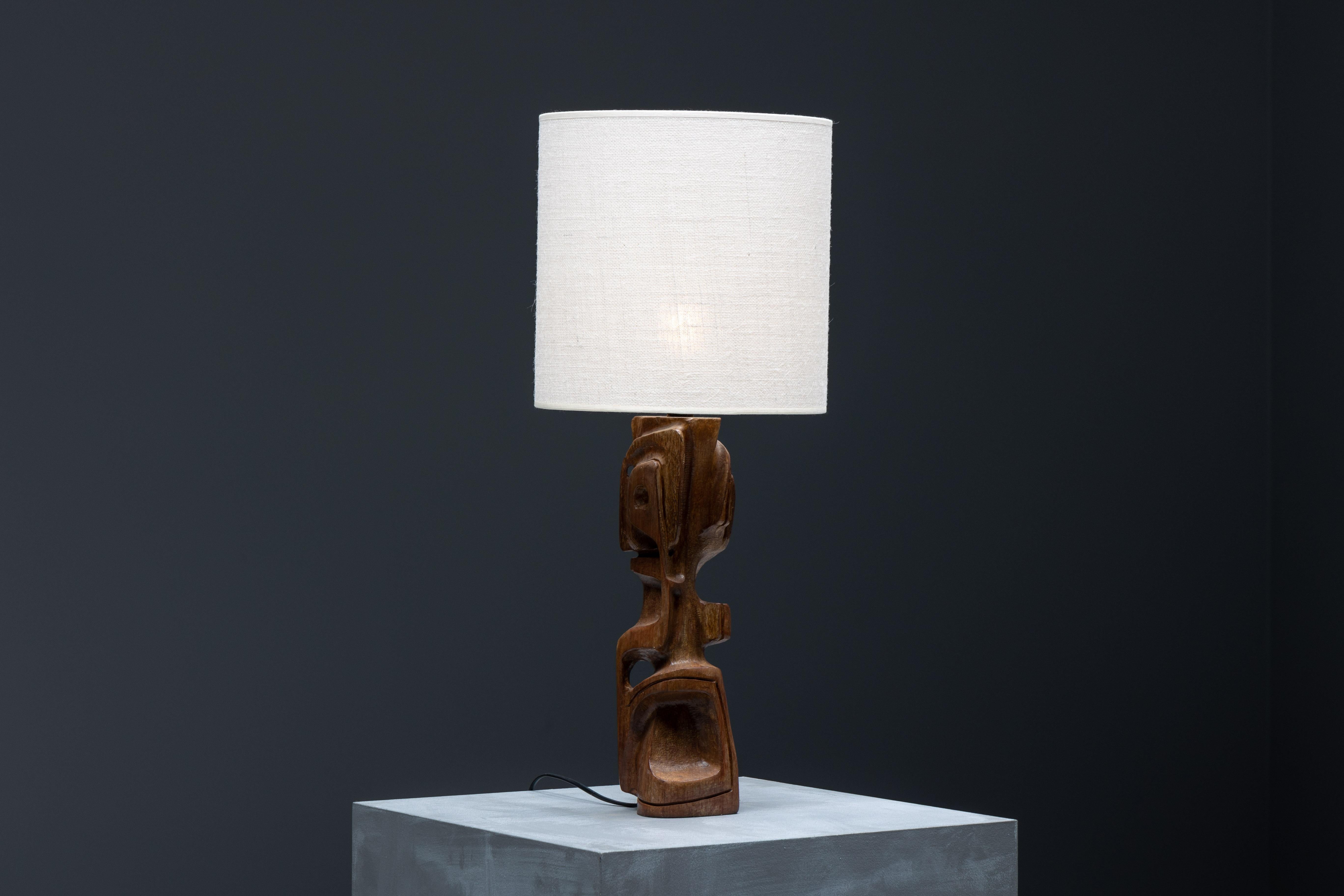 Fin du 20e siècle Lampe de table sculptée de Gianni Pinna, Italie, 1970 en vente
