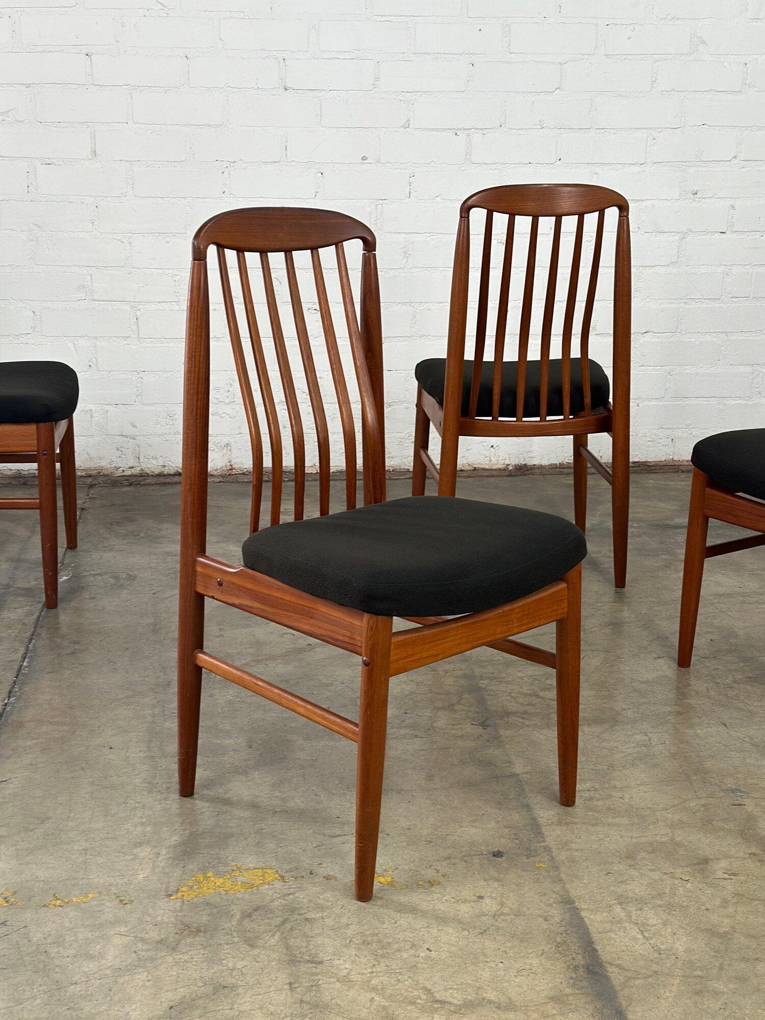 W18.5 D19 H37 SW18 SD16 SH18.5

Set of four strong and sturdy dining chairs in great condtion. Upholstery was recently updated by previous owners and shows well with no visible rips or tears. Teak frames shows light discolartion to finish but no