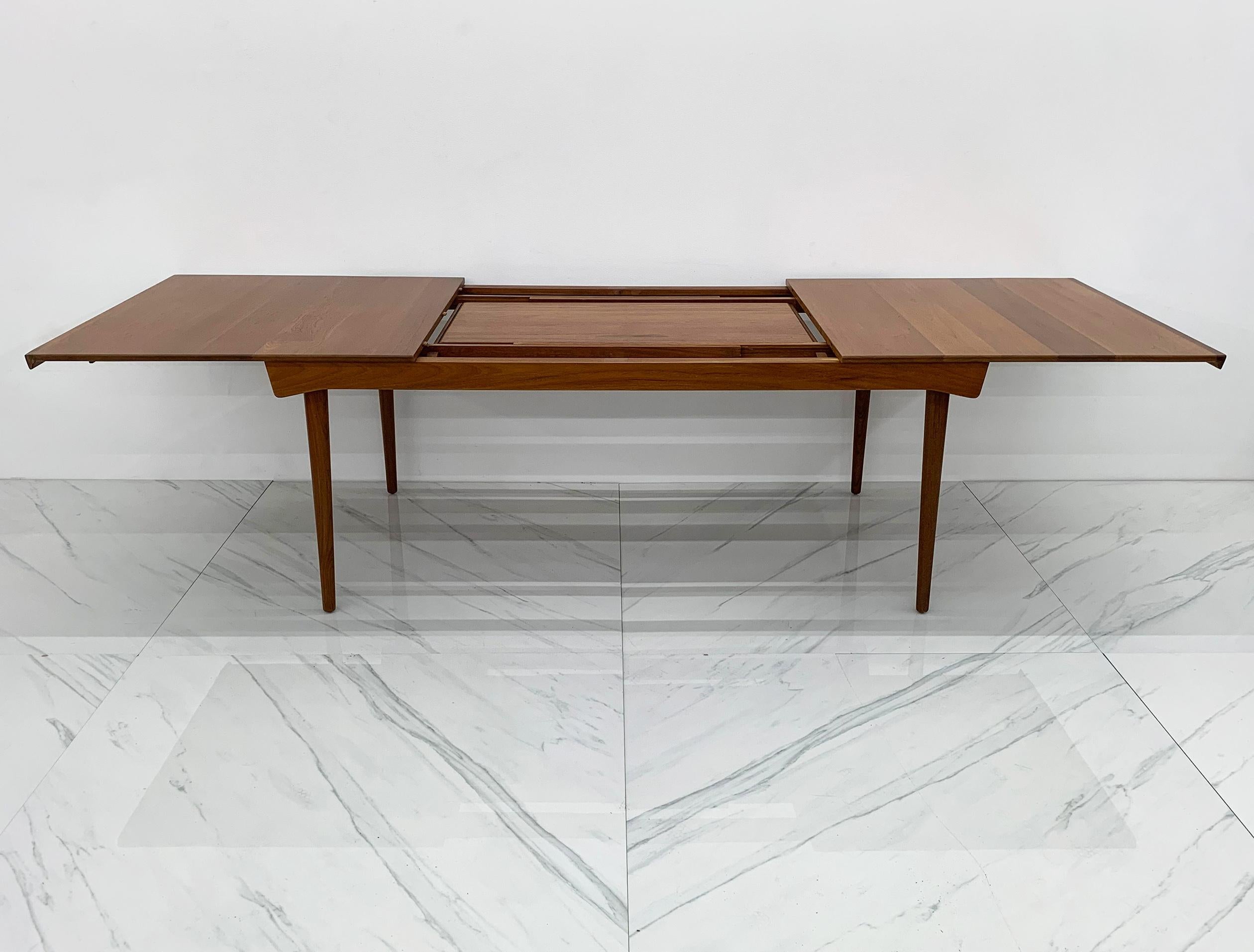 Mid-Century Modern Sculpted Teak Extension Dining Table, Finn Juhl, France & Daverkosen, 1950's