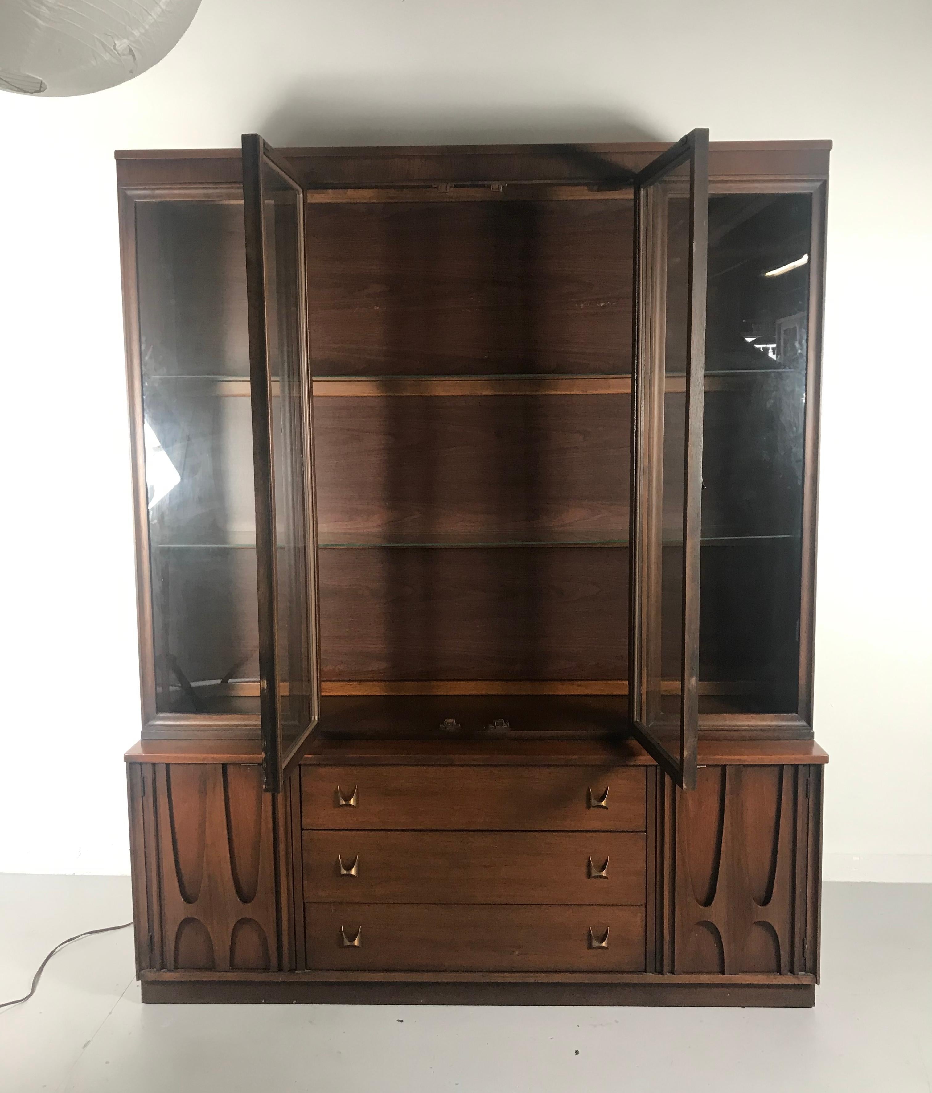 Mid-20th Century Sculpted Walnut Credenza by Broyhill Brasilia with Detachable China Hutch