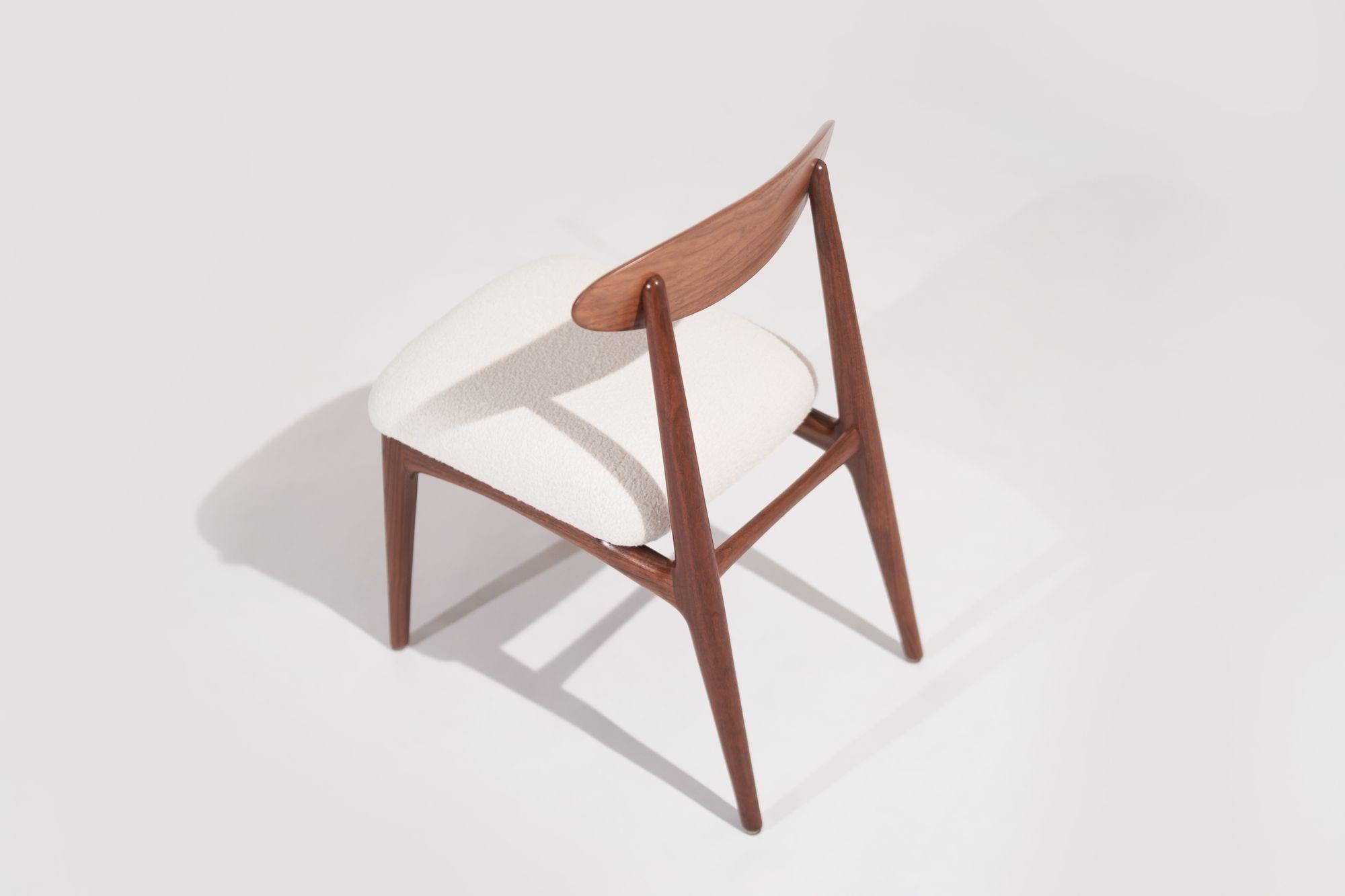 Schreibtischstuhl aus geformtem Nussbaumholz von C. Stan Morris, ca. 1967 (20. Jahrhundert) im Angebot