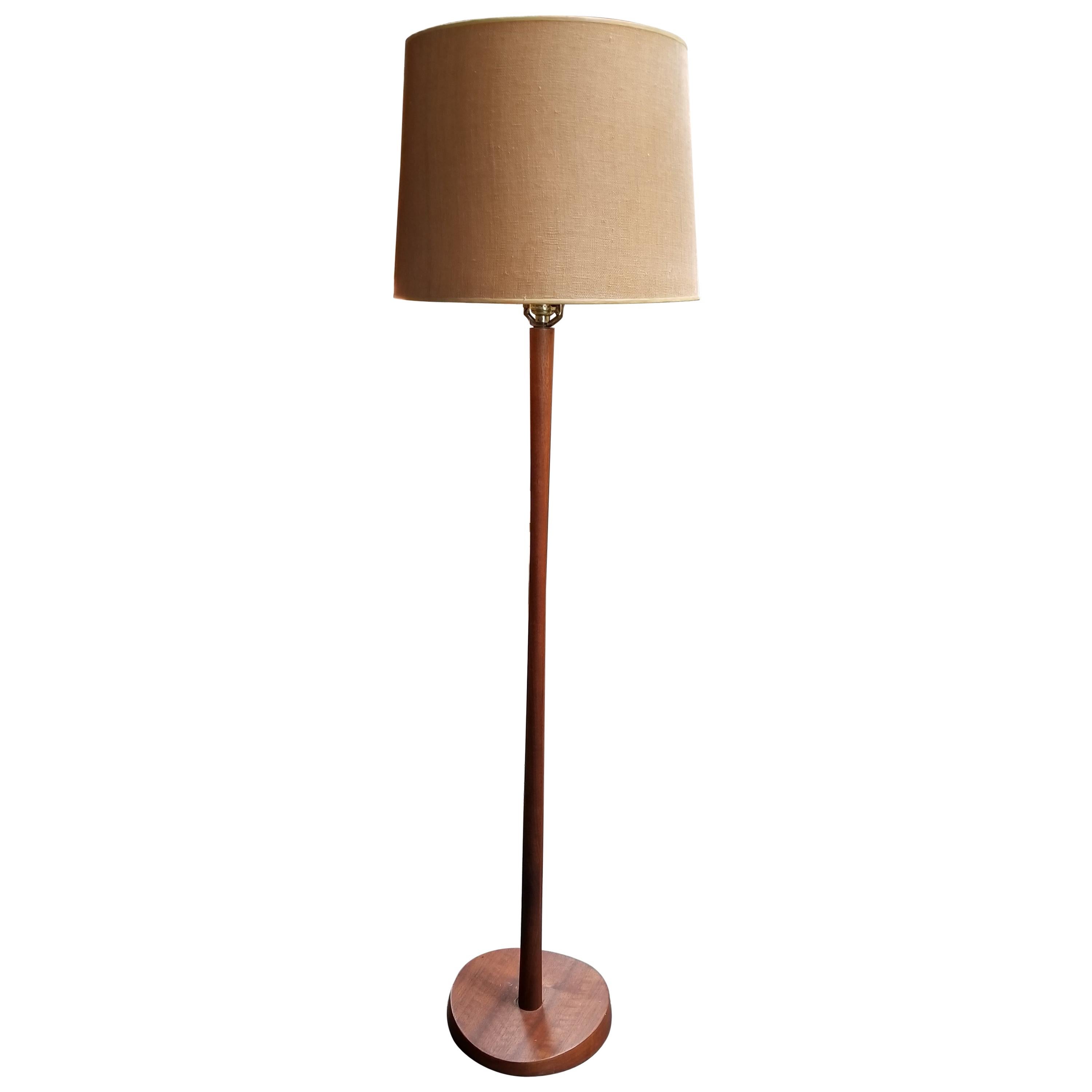 Sculpted Walnut Floor Lamp by Laurel Lamp Company For Sale