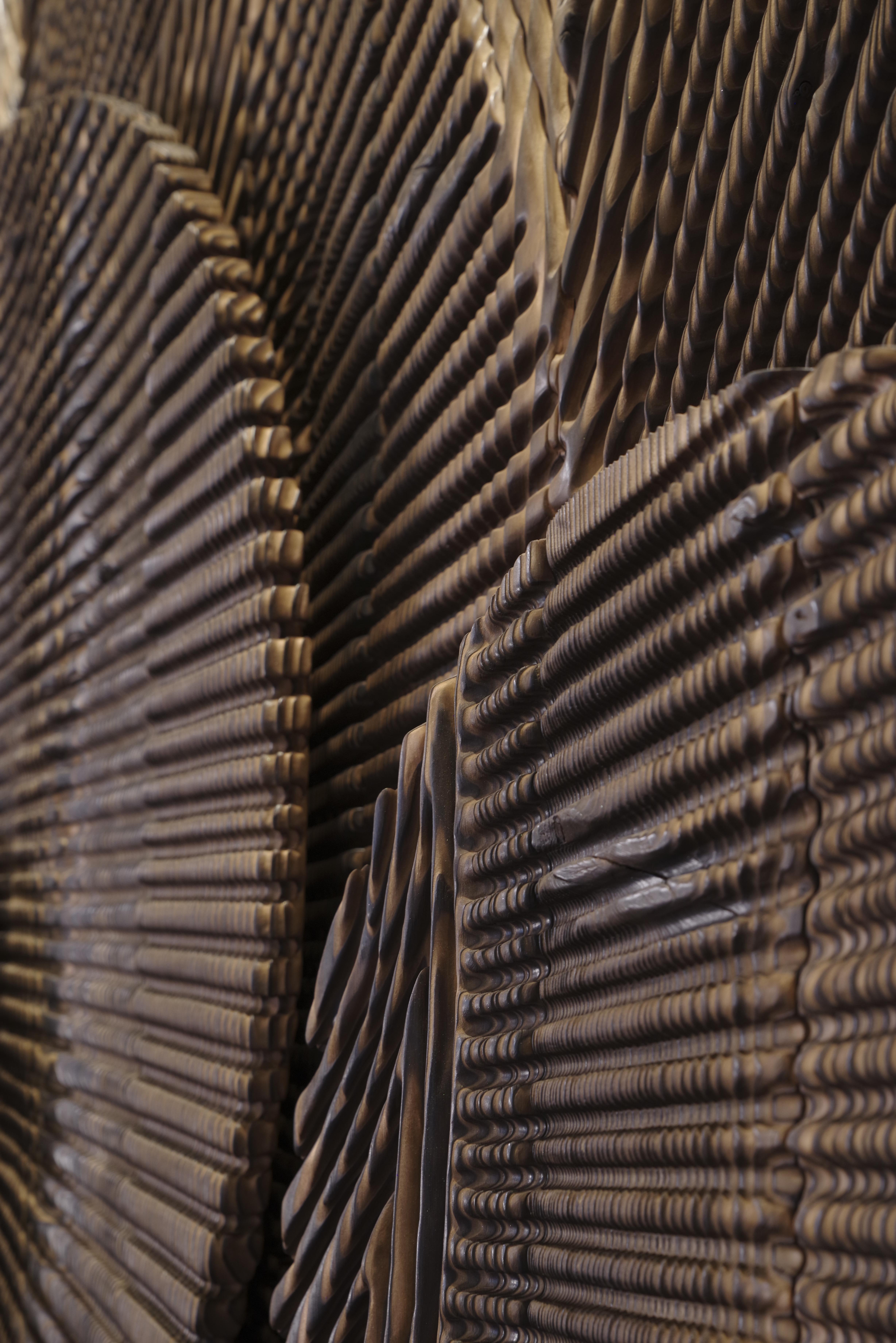 Geformte Holztafel-Sockel von Etienne Moyat 2022, Frankreich, Douglas-fir-Holz (21. Jahrhundert und zeitgenössisch) im Angebot