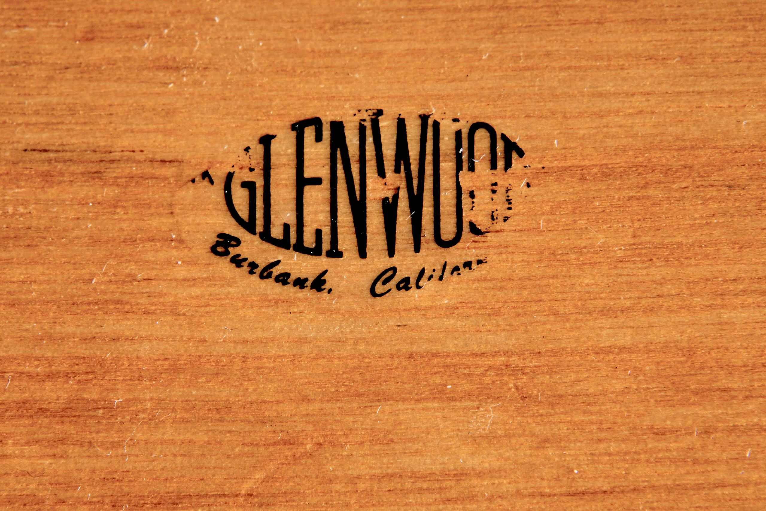 Metà XX secolo Ciotola in legno scolpito di Glenwood in vendita