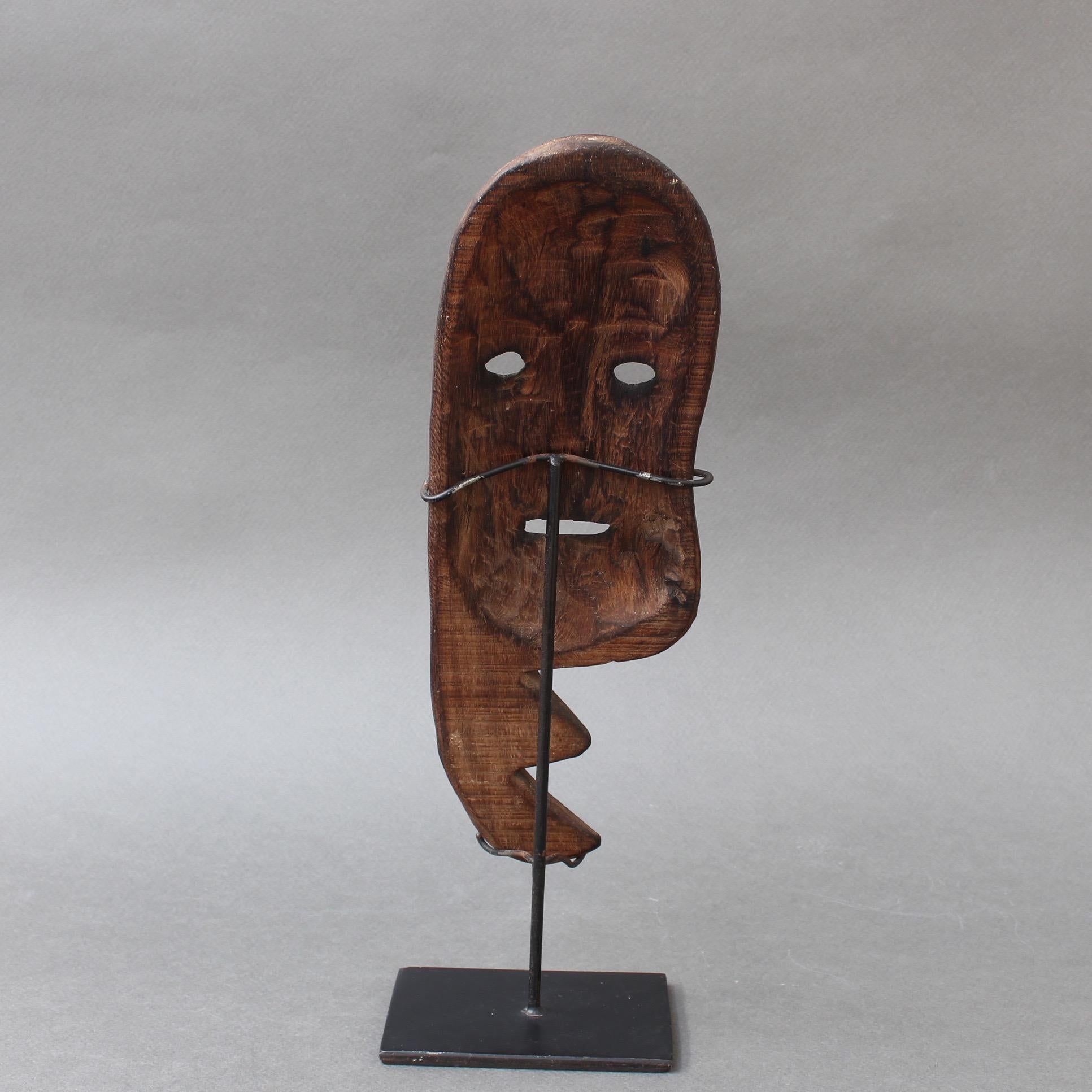 Sculpted Wooden Traditional Mask from Timor, Indonesia, circa 1960s-1970s In Good Condition In London, GB
