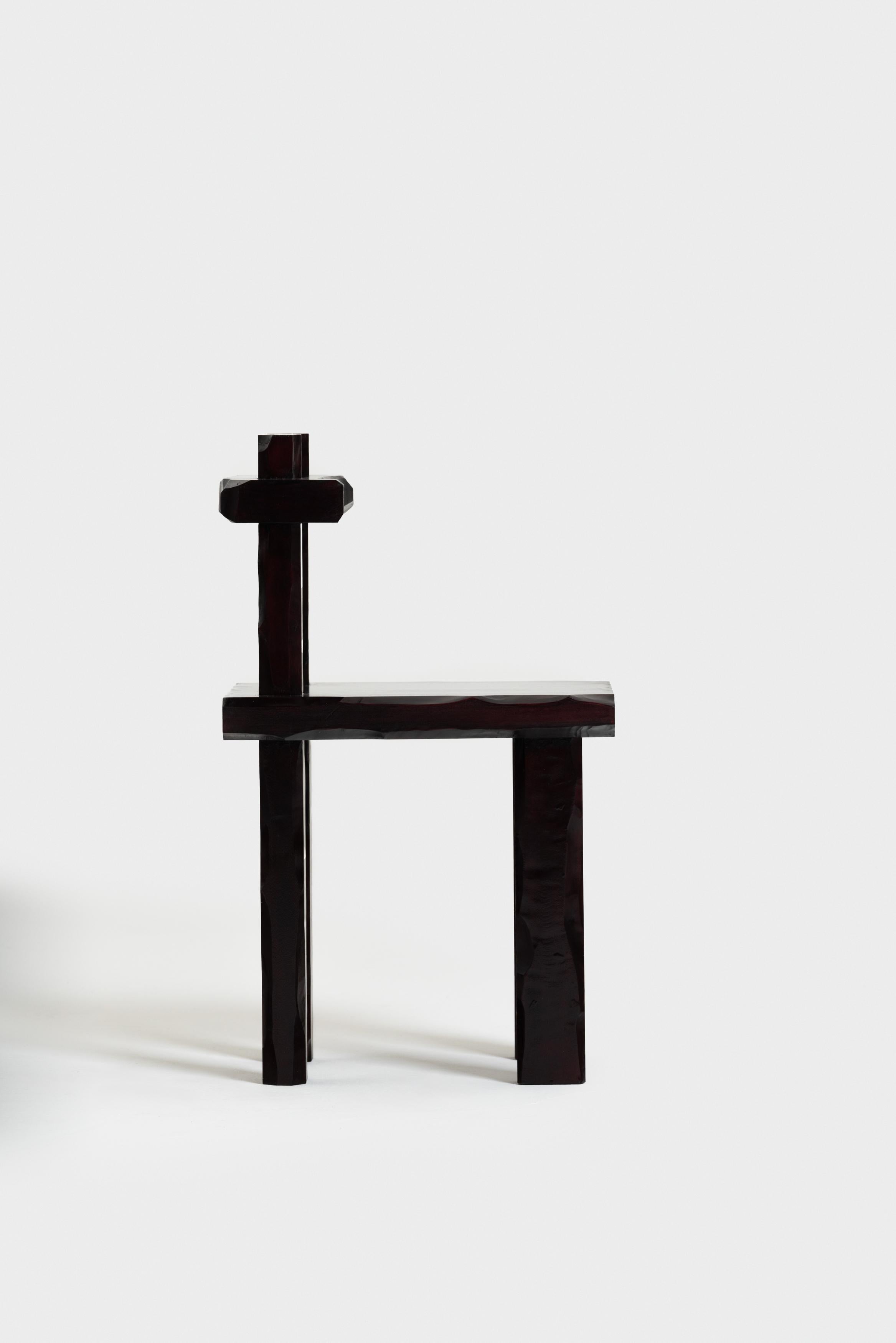 Chaise Sculpting Archetypes en bois sculpté et laqué de Linde Freya Tangelder Excellent état - En vente à Milano, Lombardia
