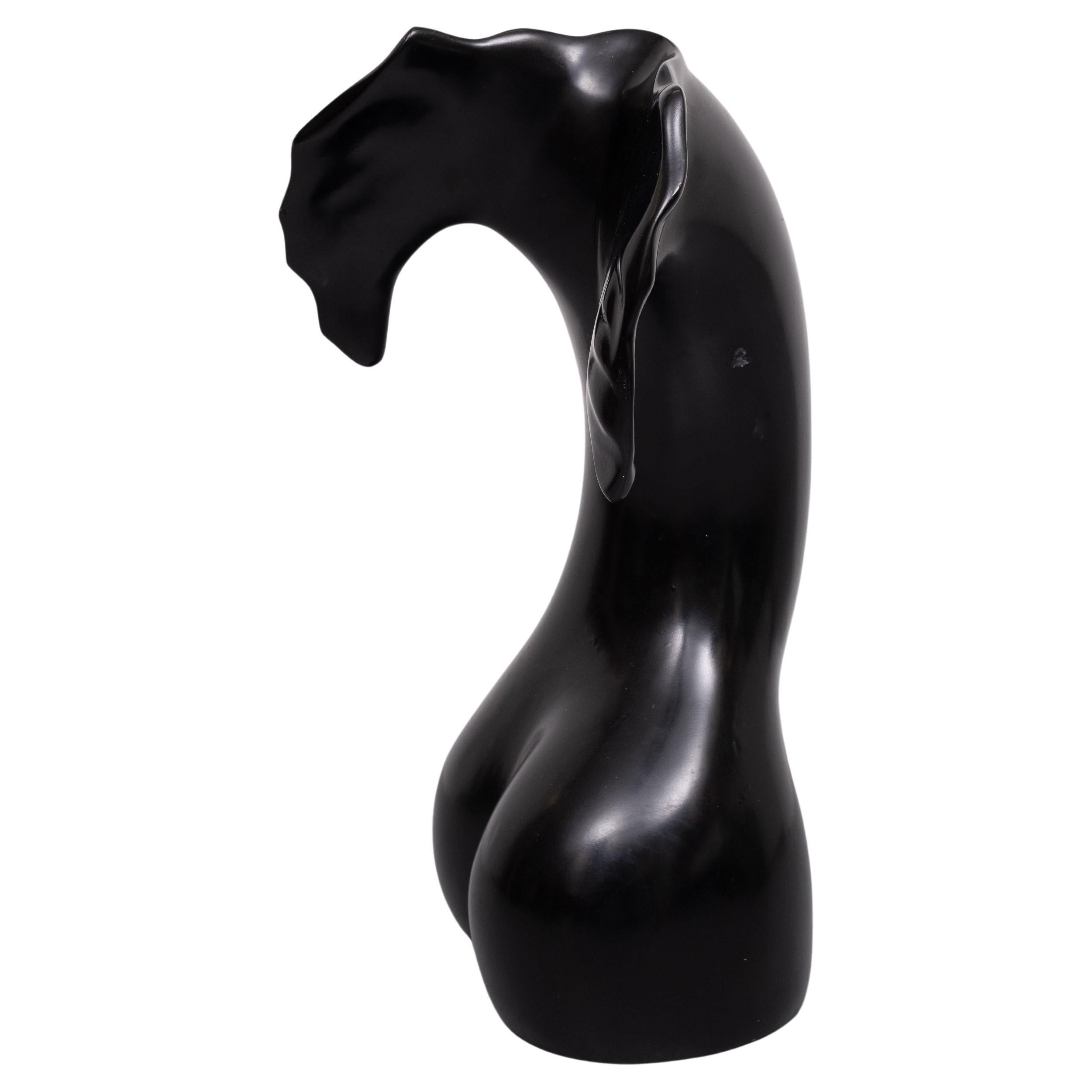 Arte escultórico  Torso de mujer con alas   1980s en venta