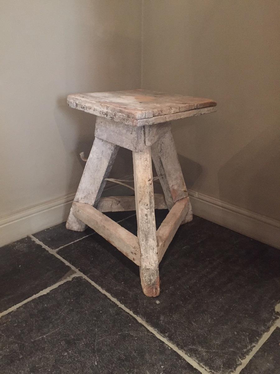 Hand-Crafted Sculptor Stand 19th Century Italian