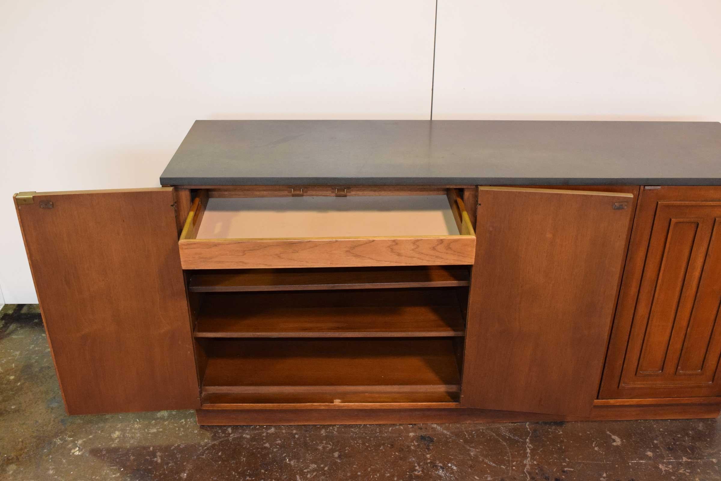 Sculptra Sideboard by Broyhill In Good Condition In Dallas, TX