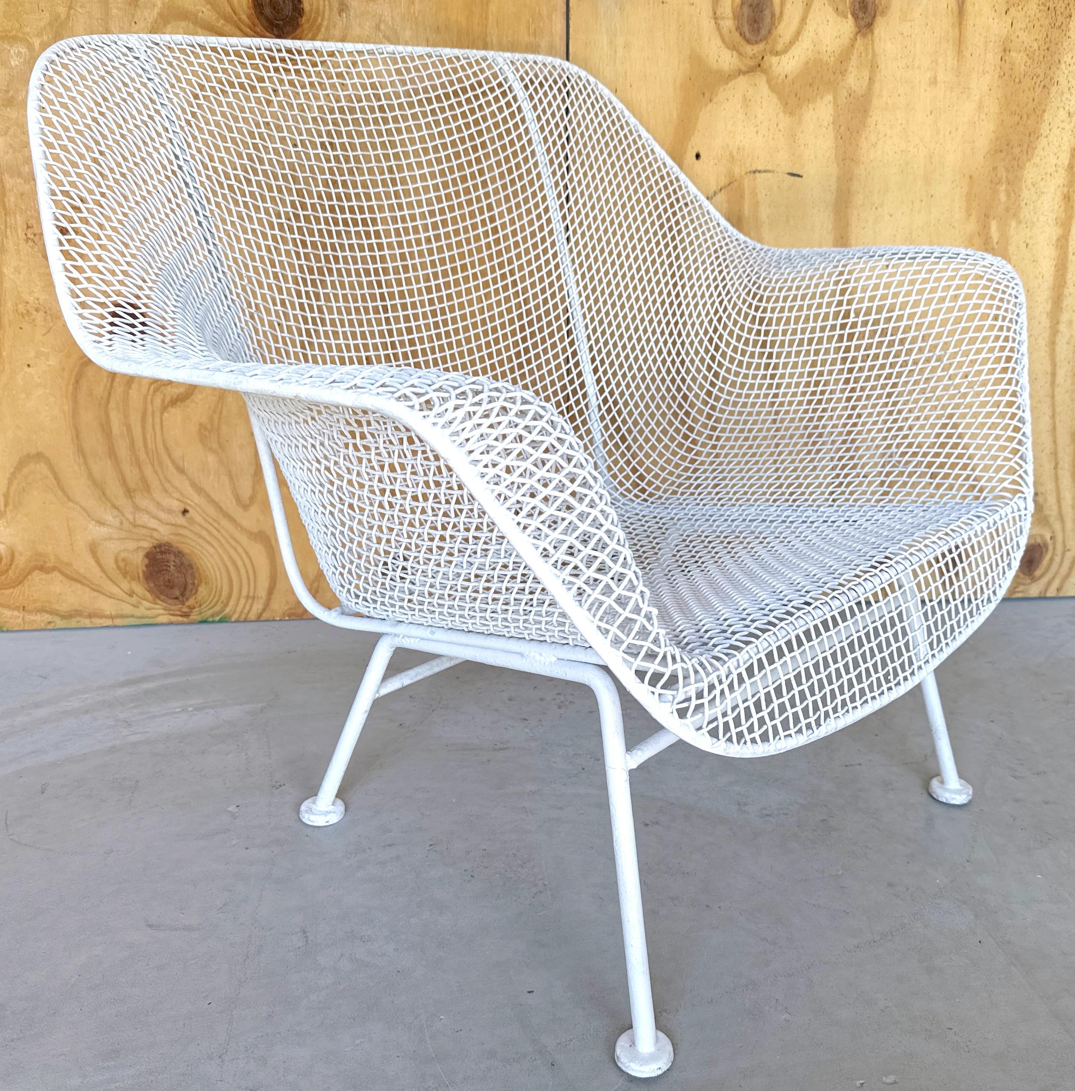 Silla Club grande de hierro forjado Sculptura de Russell Woodard, c. 1950 Estadounidense en venta