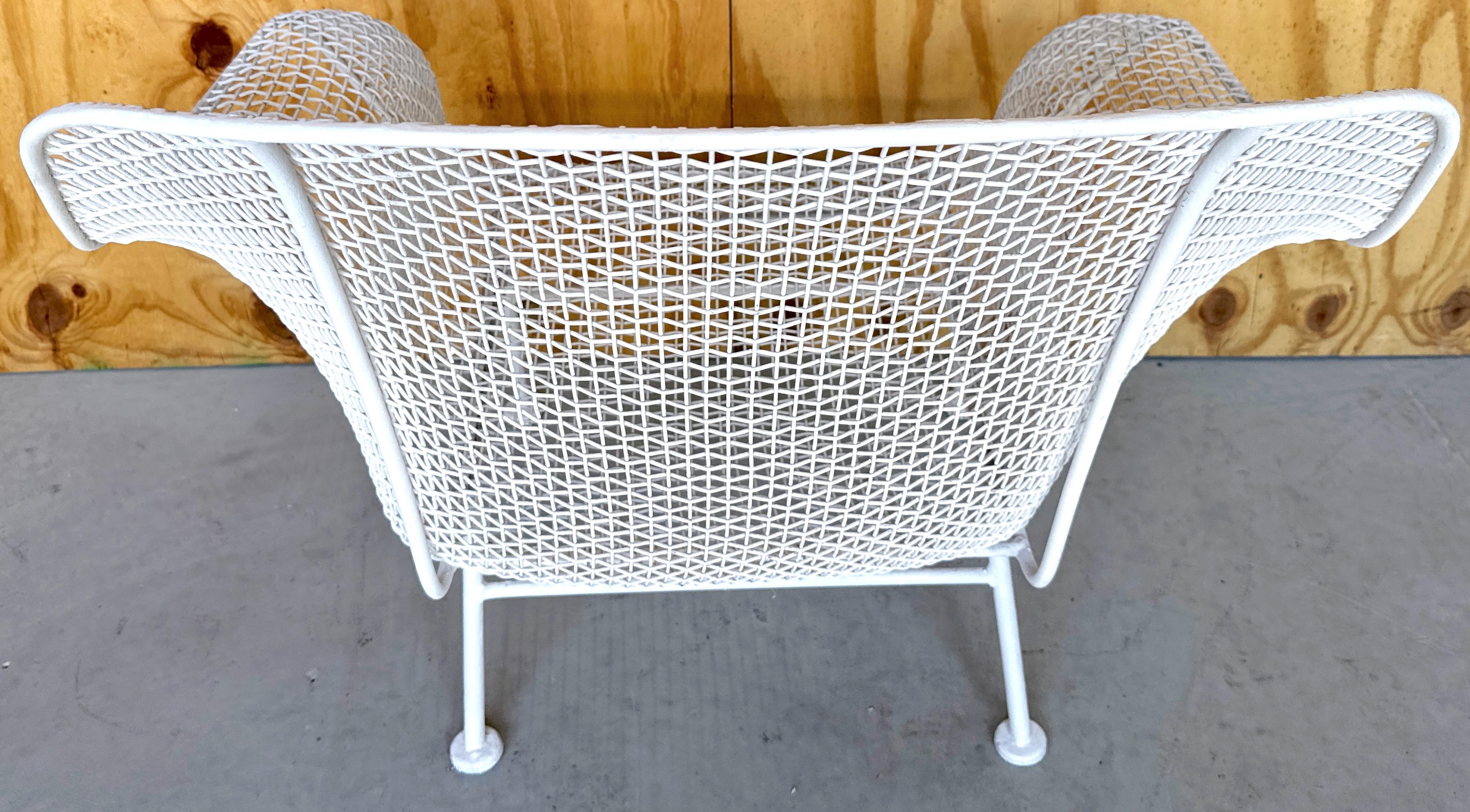 Silla Club grande de hierro forjado Sculptura de Russell Woodard, c. 1950 Hierro forjado en venta
