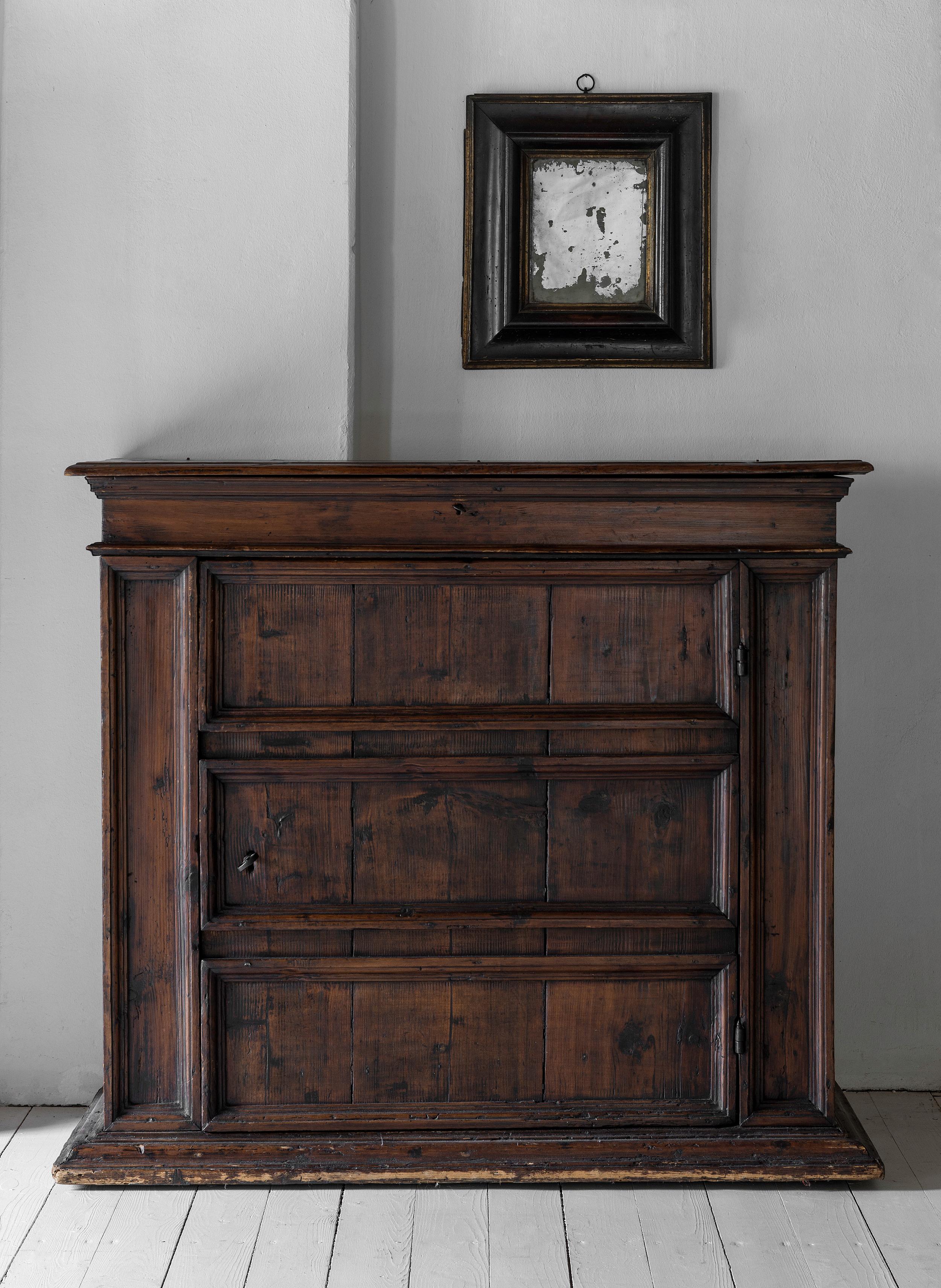 Sculptural 17th century ebonized Italian sideboard For Sale 3