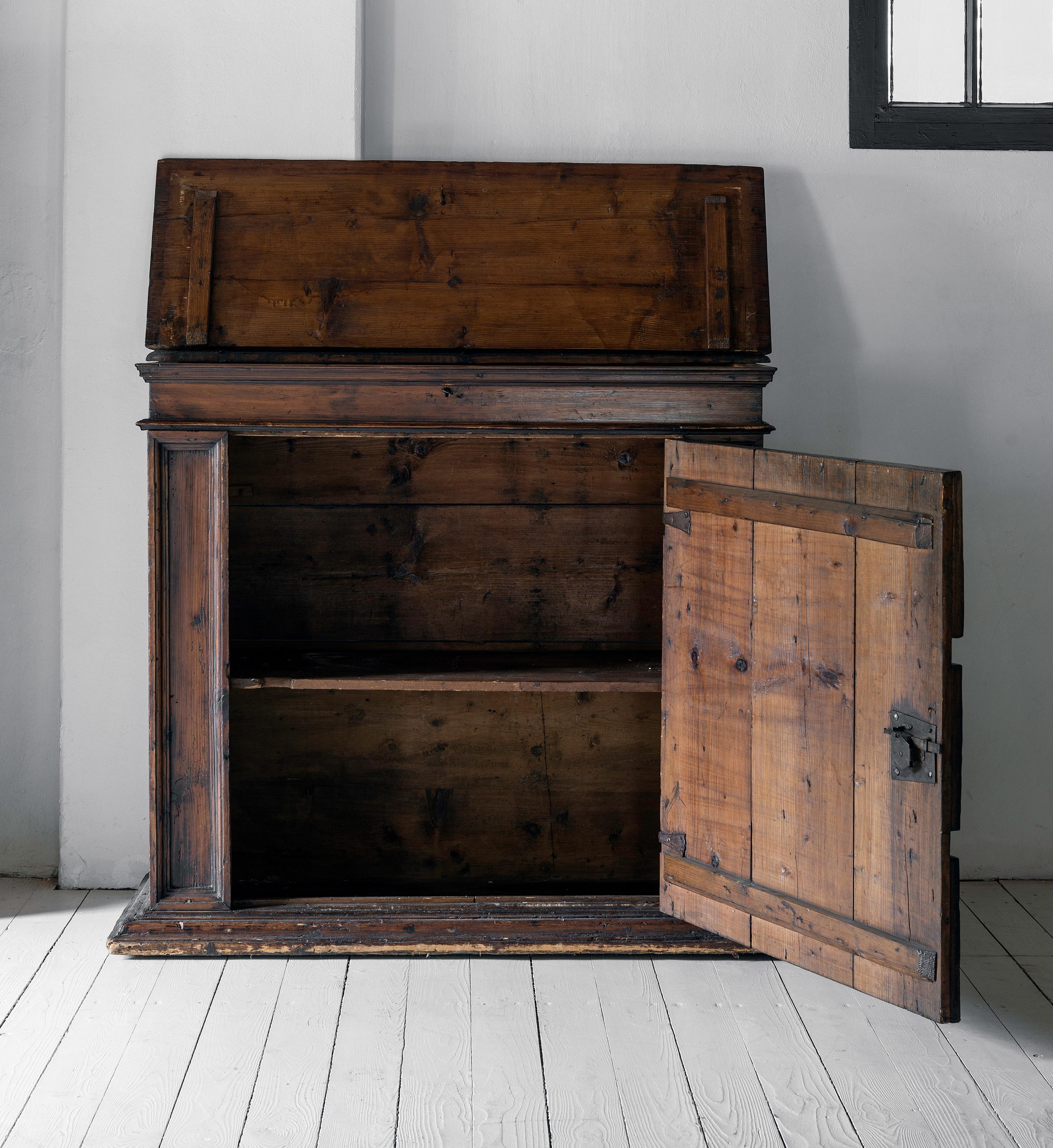 Baroque Sculptural 17th century ebonized Italian sideboard For Sale