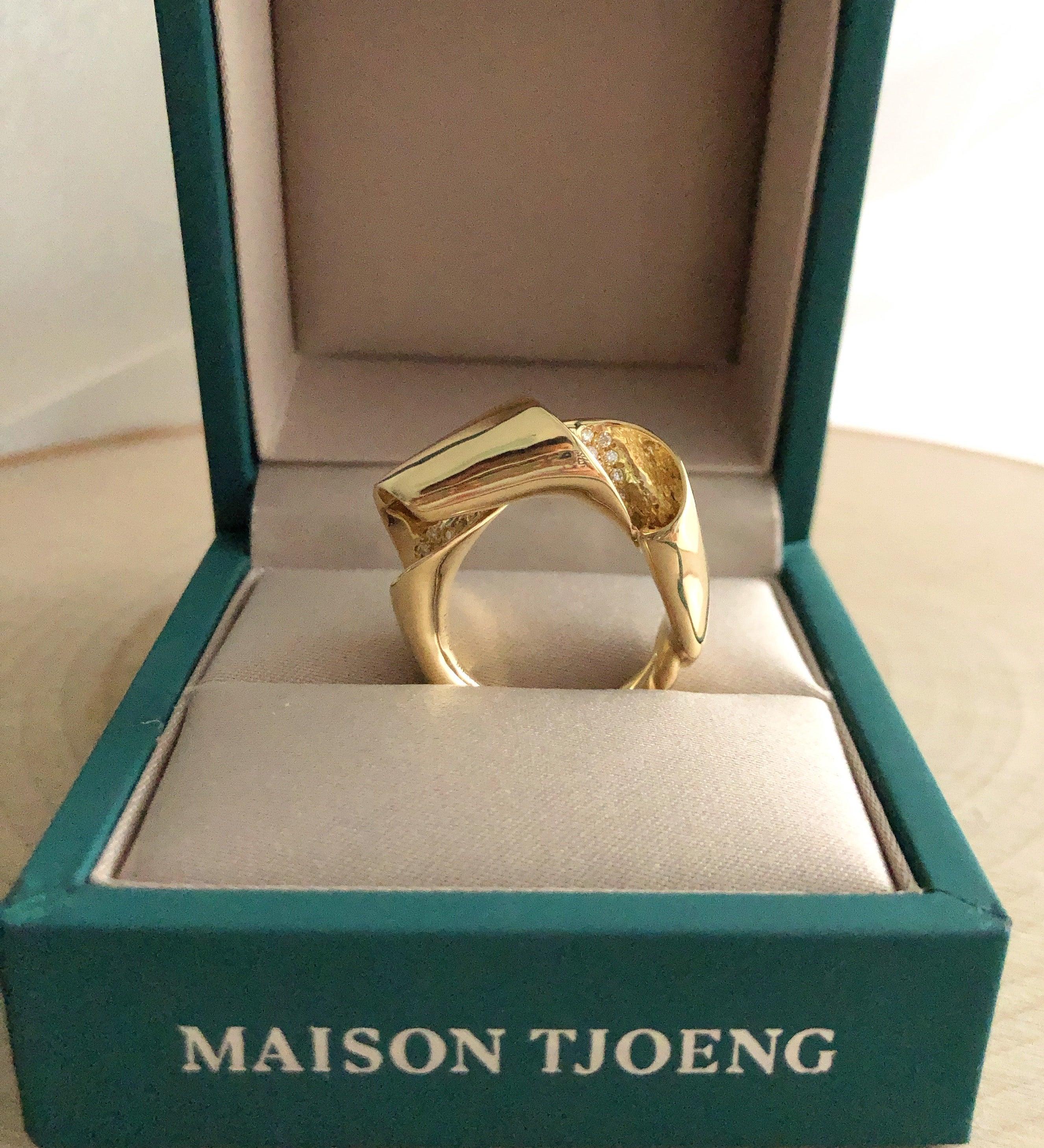 For Sale:  Sculptural 18k Gold and White Diamond Maar Ring 7