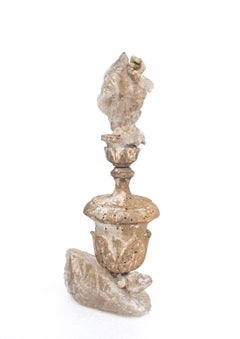 Escultura del siglo XVIII "Fragmento de Florencia" con concha fósil y base de cristal