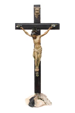 Crucifix sculptural italien du XVIIIe siècle avec tourmaline en matrice