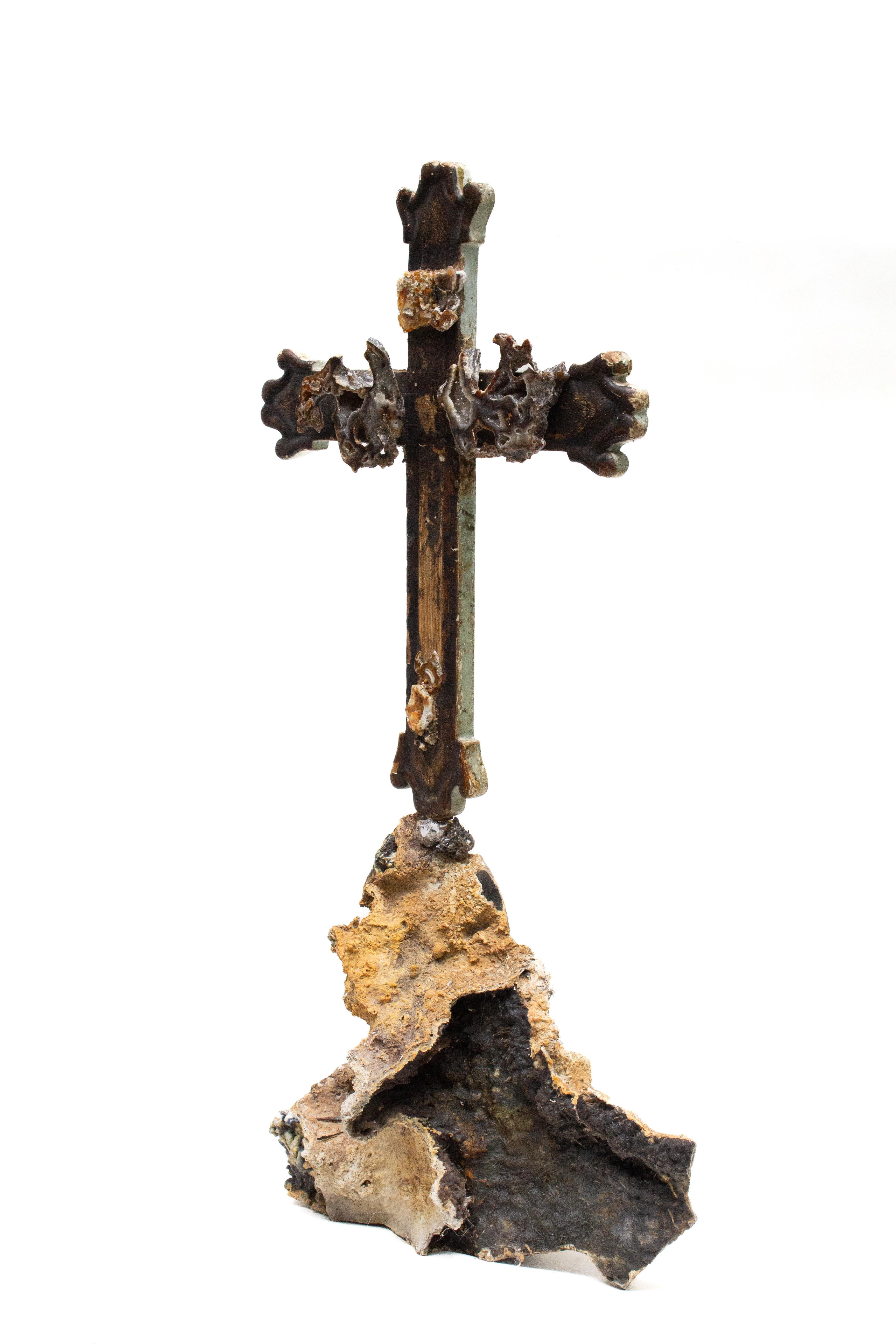18th Century Italian Cross with Fossil Agate Coral and Mounted on Fossil Coral For Sale 3