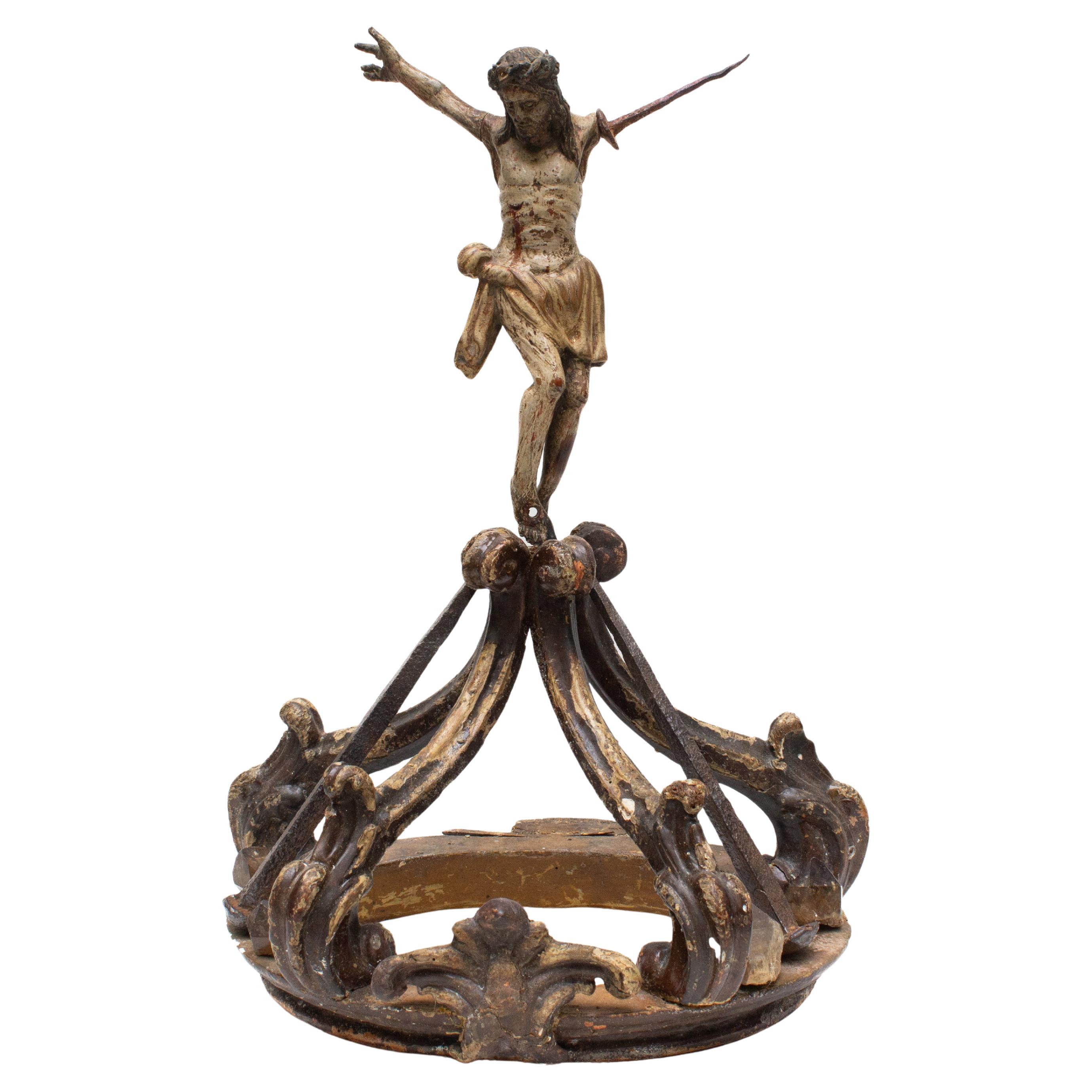 Figura escultórica italiana del siglo XVIII de Cristo sobre fragmento de corona italiana