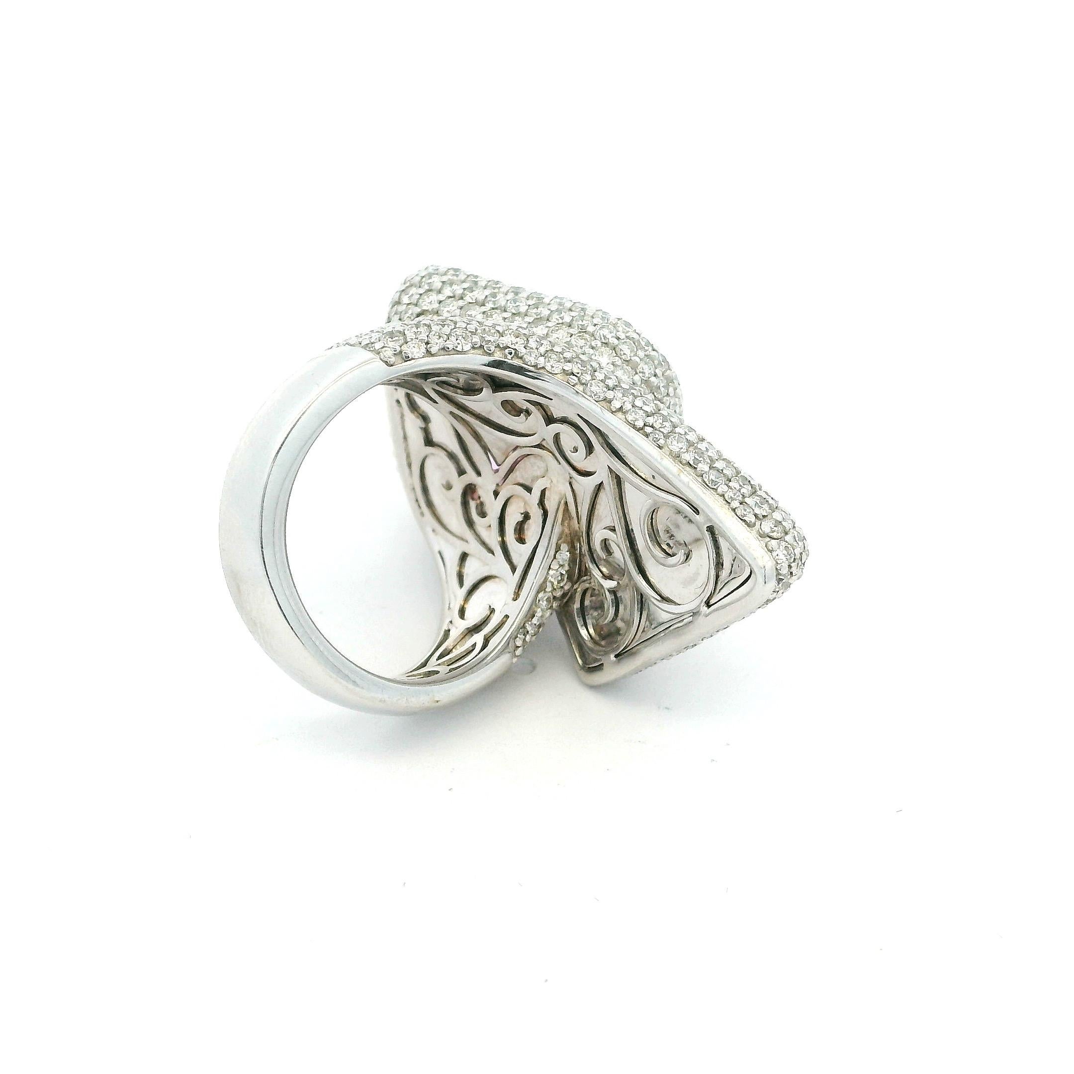 Escultural Anillo de Cóctel de 19,21 Quilates de Kunzita y Diamantes en Oro Blanco de 14K en venta 5