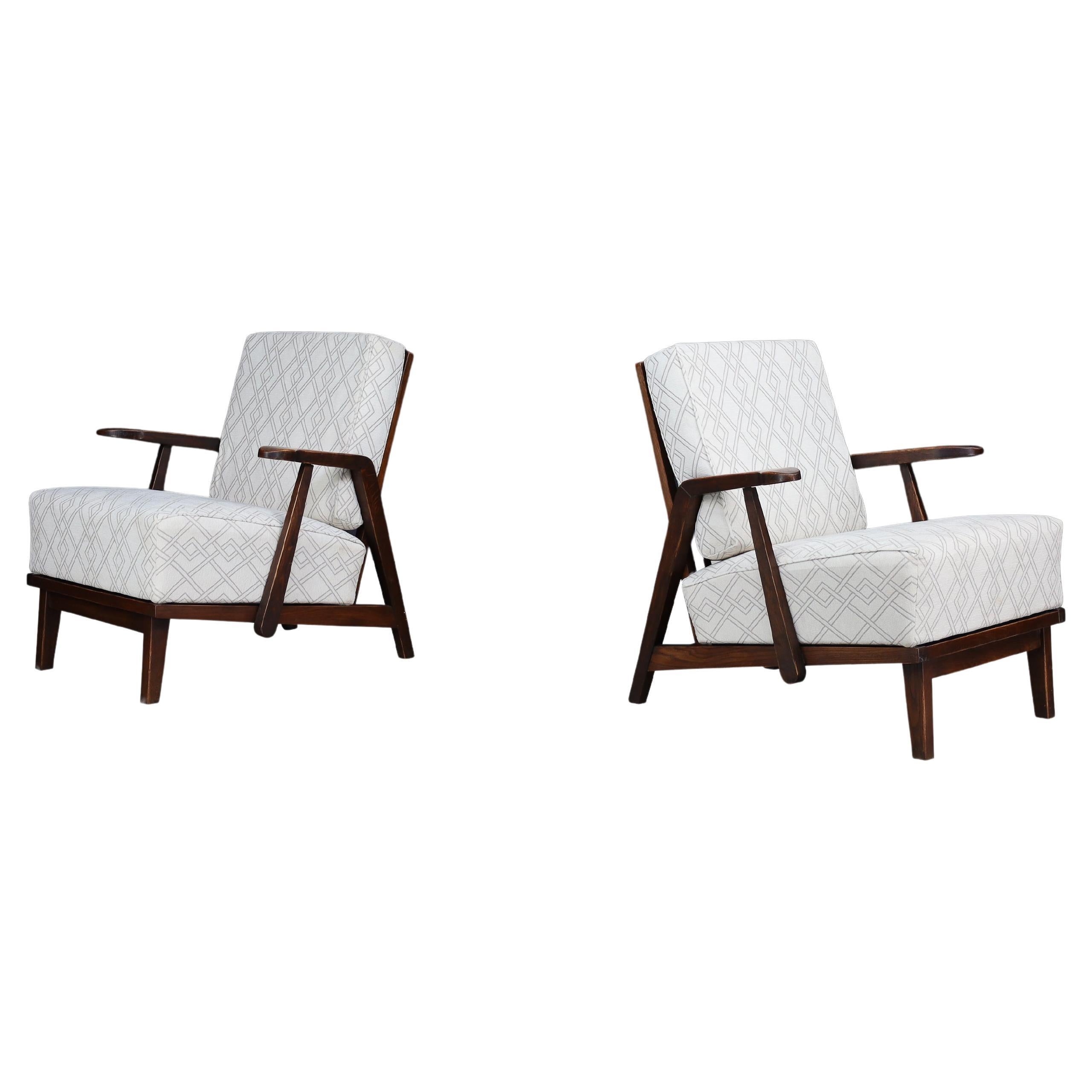 Skulpturale Sessel aus tschechischer Eiche aus den 1950er Jahren - Mid-Century Modern, neu gepolstert