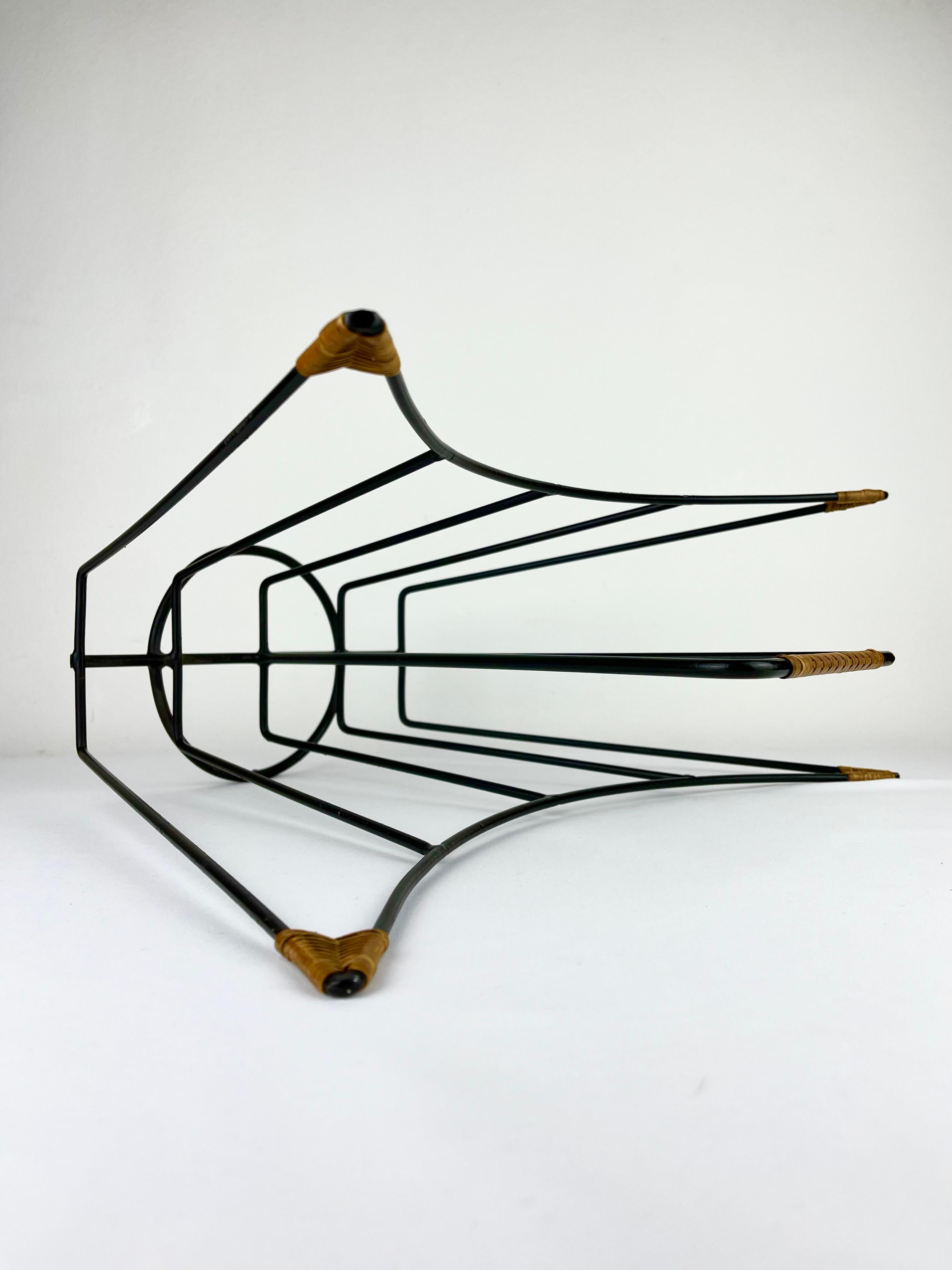 Sculptural 1950s metal magazine rack with twisted rattan details Laurids Lonborg For Sale 2