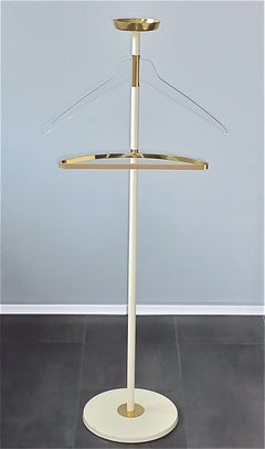 Sculptural 1950s Valet Stand Lucite White Vereinigte Werkstätten Lacca Style