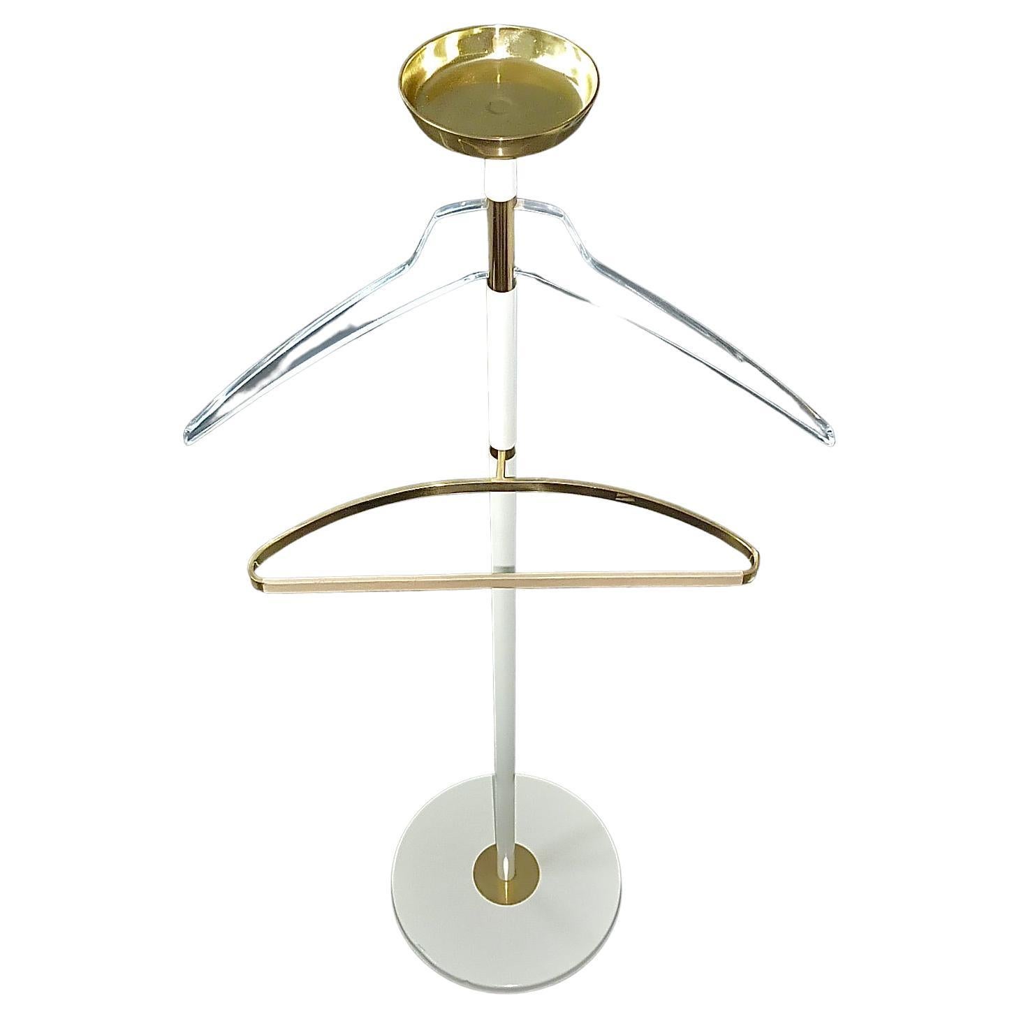 Skulpturale 1950er Jahre Valet Stand Lucite Weiß Vereinigte Werkstätten Lacca Style