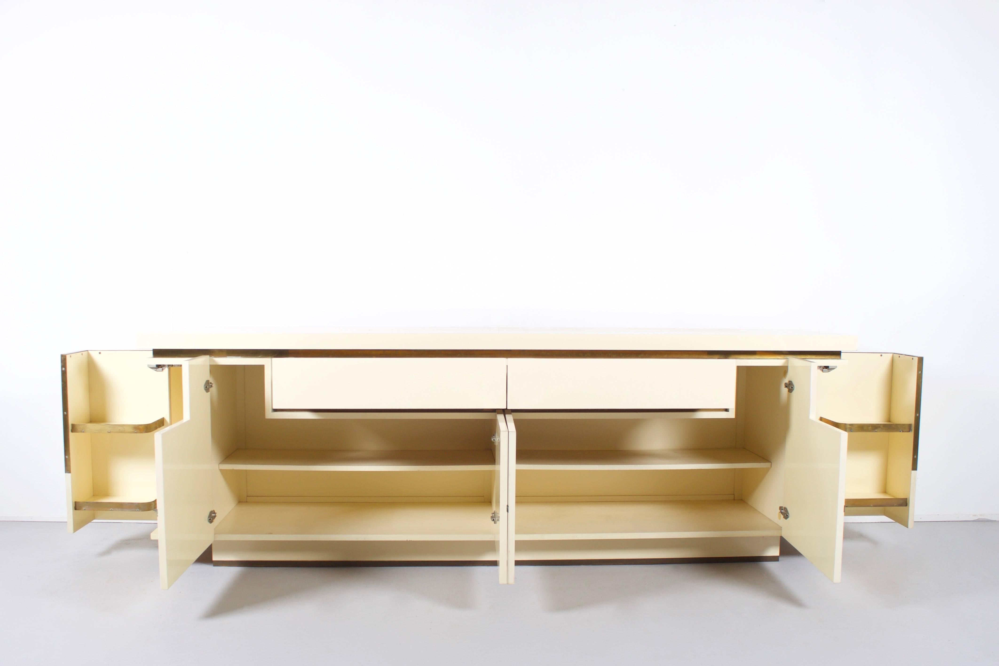 Sculptural 1970s Credenza / Sideboard by Jean-Claude Mahey, Lacquer and Brass In Good Condition In Echt, NL