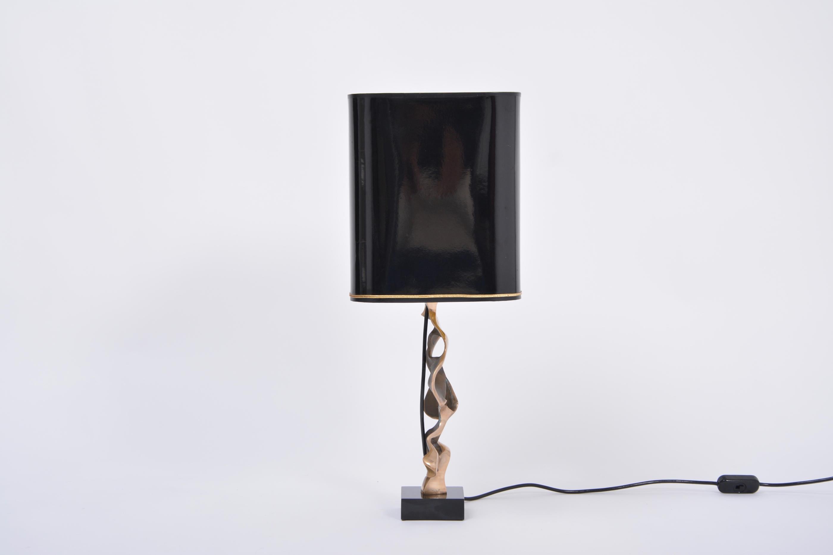 Hollywood Regency Sculptural 1970s French Bronze table lamp by Michel Jaubert  For Sale