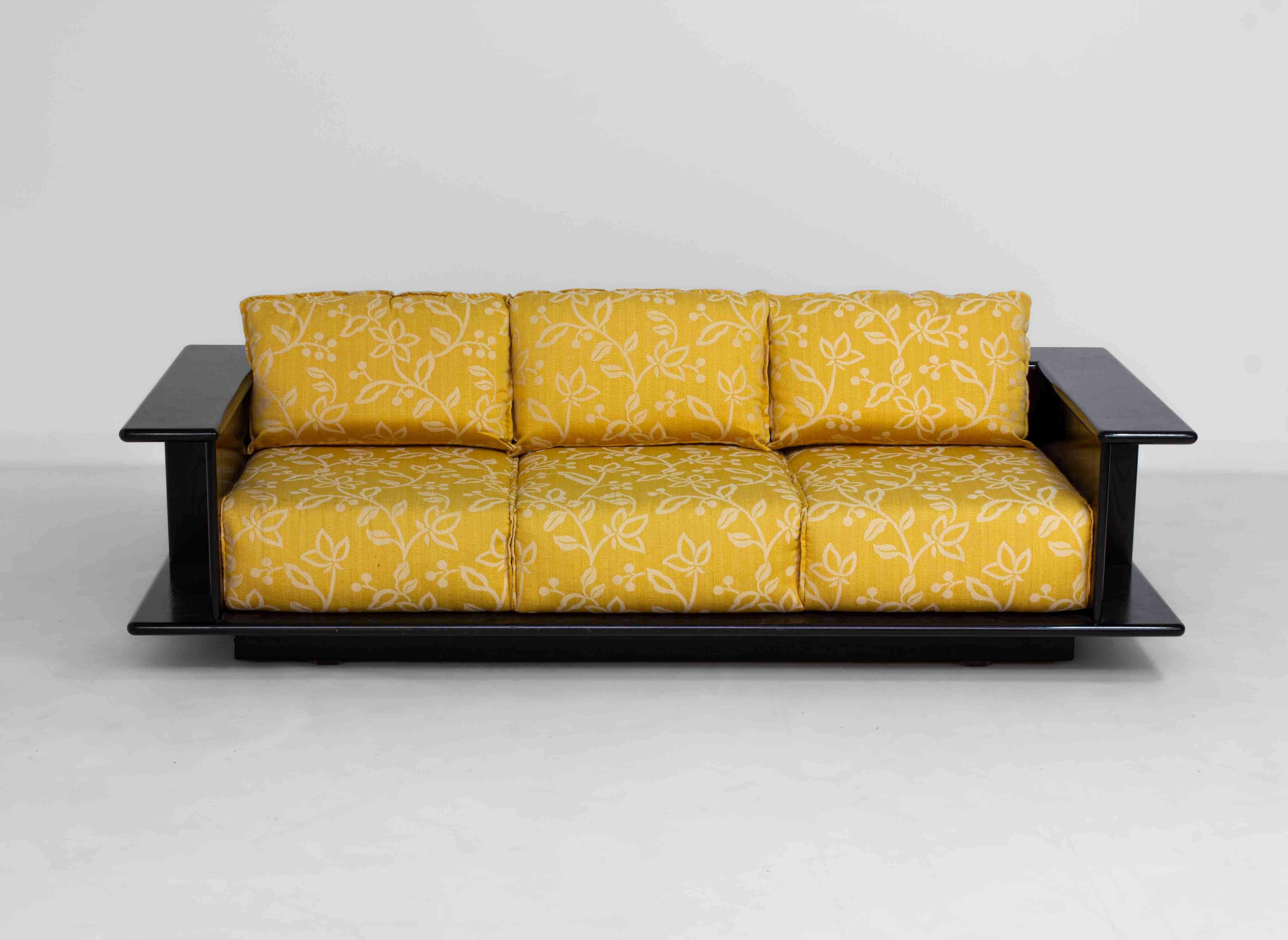 Skulpturales 3-Sitzer-Sofa von Carlo Bartoli, Italien 1970er (Moderne der Mitte des Jahrhunderts) im Angebot