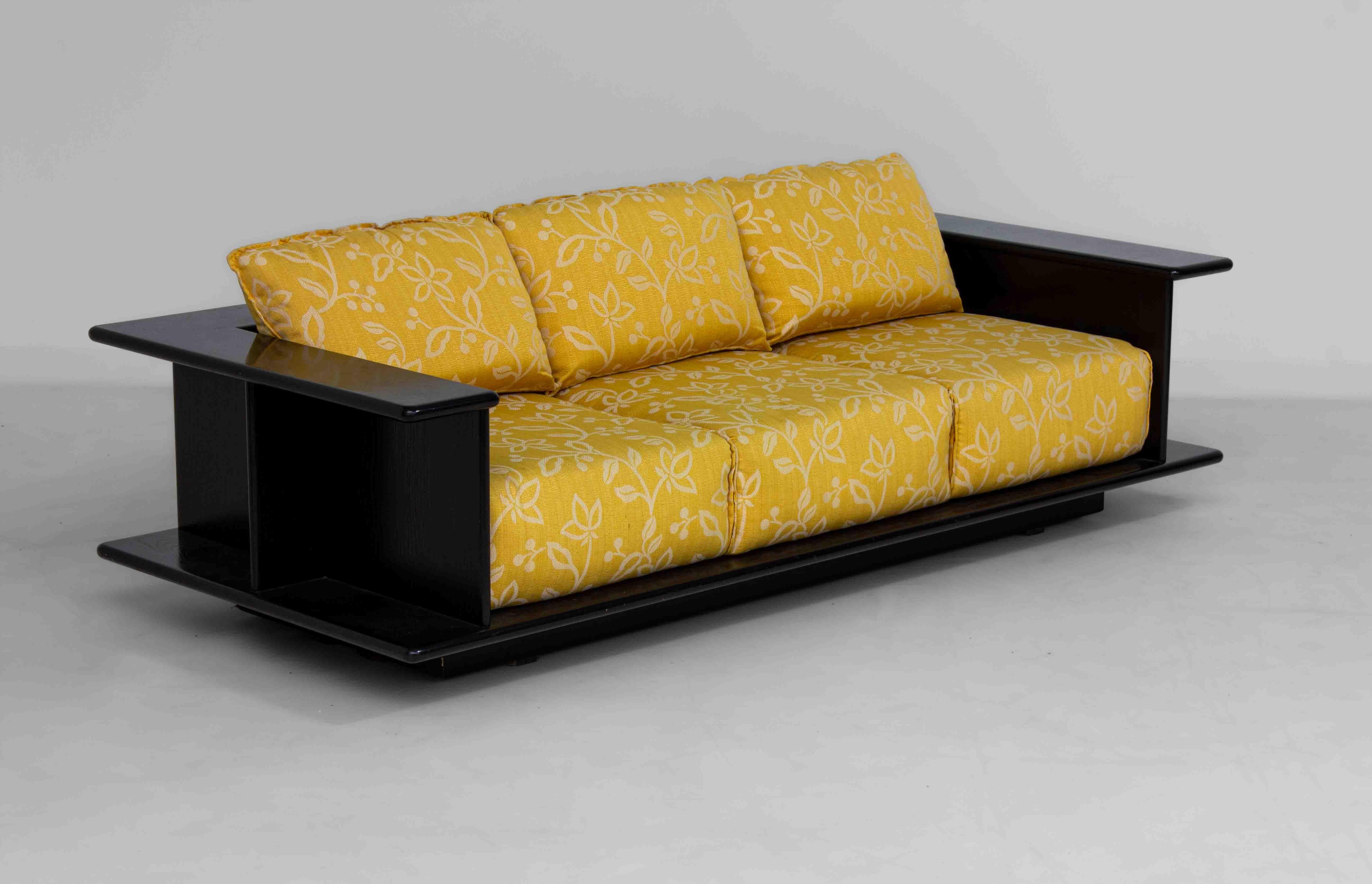 Skulpturales 3-Sitzer-Sofa von Carlo Bartoli, Italien 1970er (Ende des 20. Jahrhunderts) im Angebot