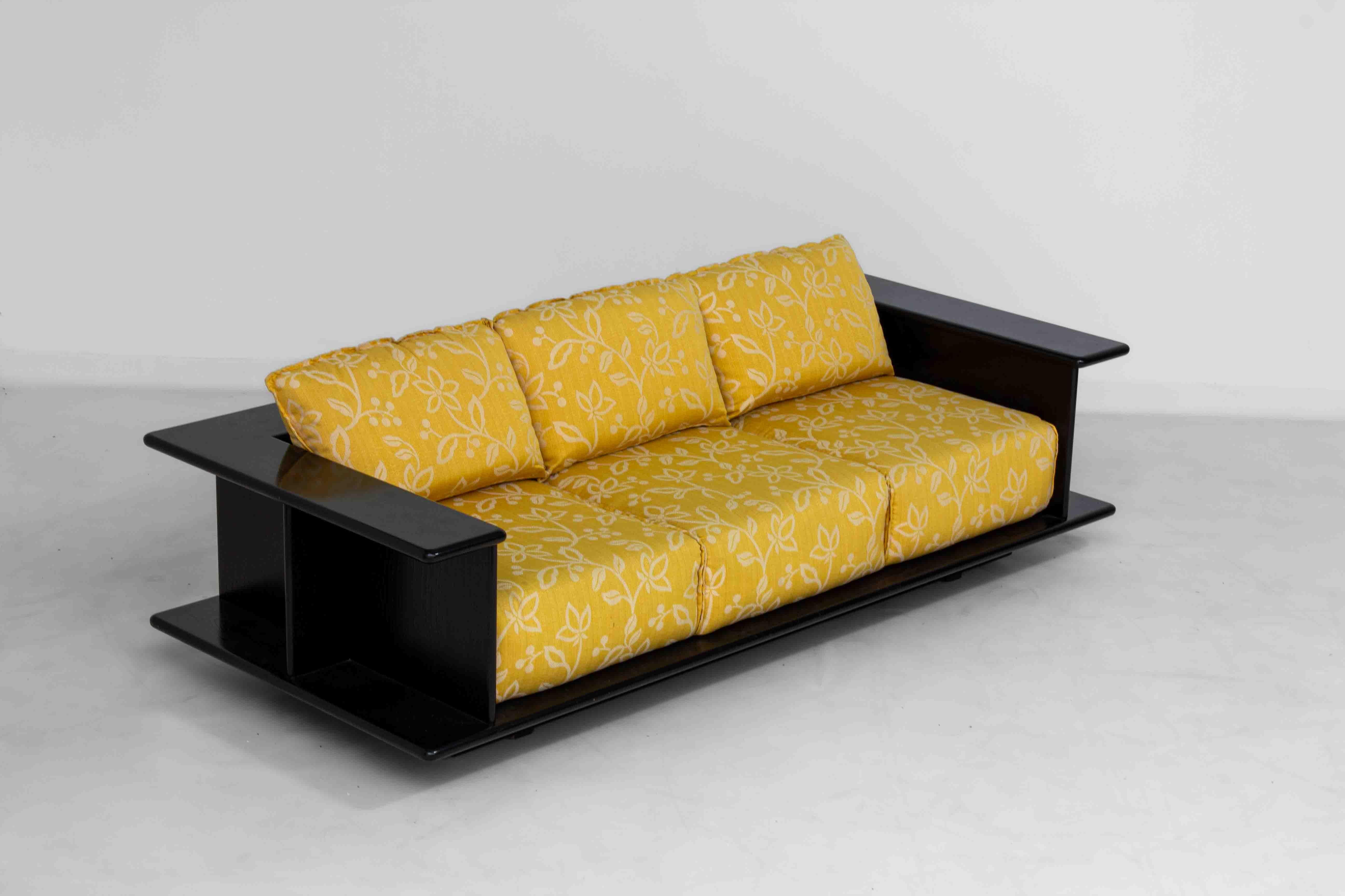 Skulpturales 3-Sitzer-Sofa von Carlo Bartoli, Italien 1970er im Angebot 1